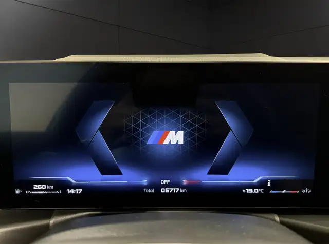 BMW 3 Series view 11