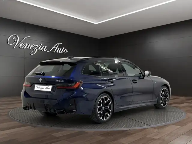 BMW 3 Series view 4