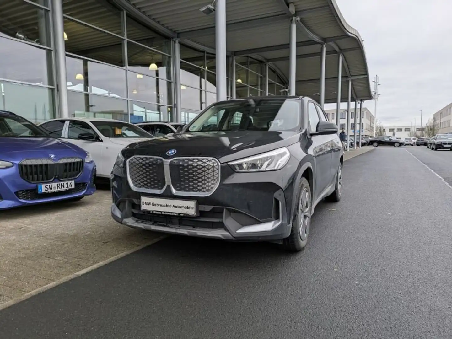 BMW iX1 xDrive30 Navi. Park.Ass. Kamera. Schwarz - 2