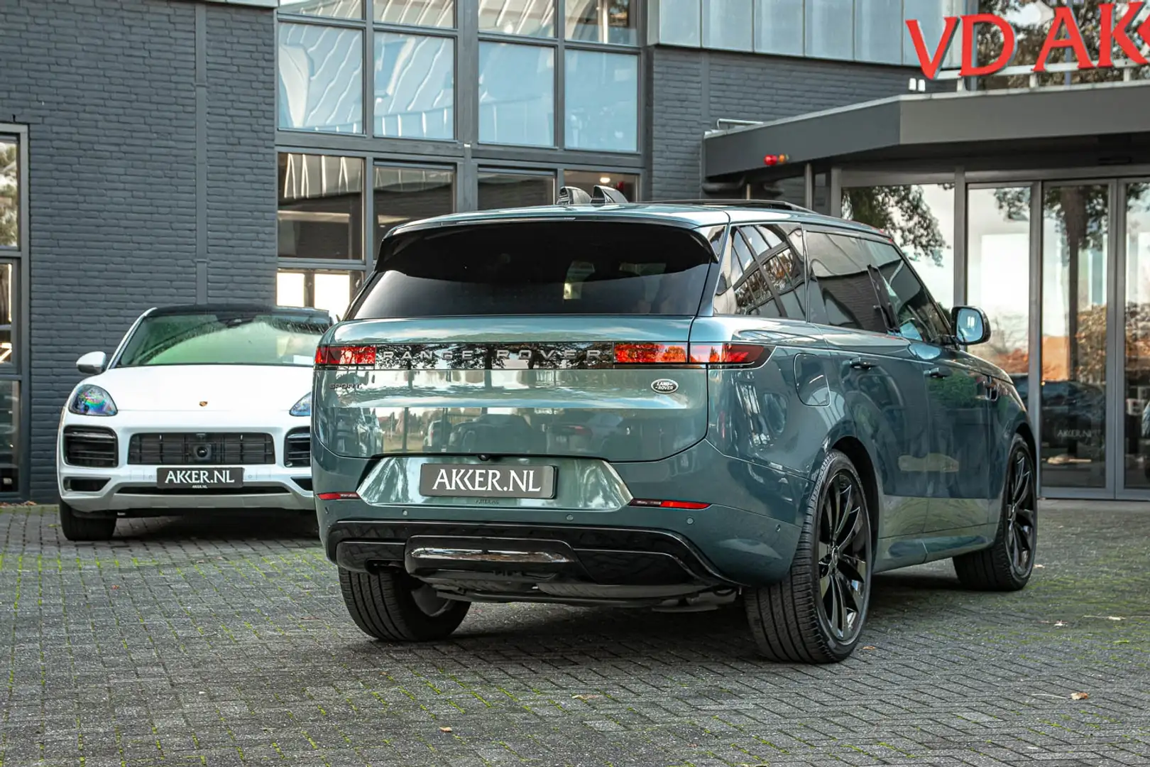 Land Rover Range Rover Sport LANDROVER D350 FIRST EDITION MULTIMEDIA+MASSAGE+HE Groen - 2