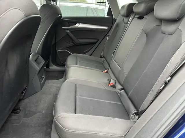 Audi Q5 view 10