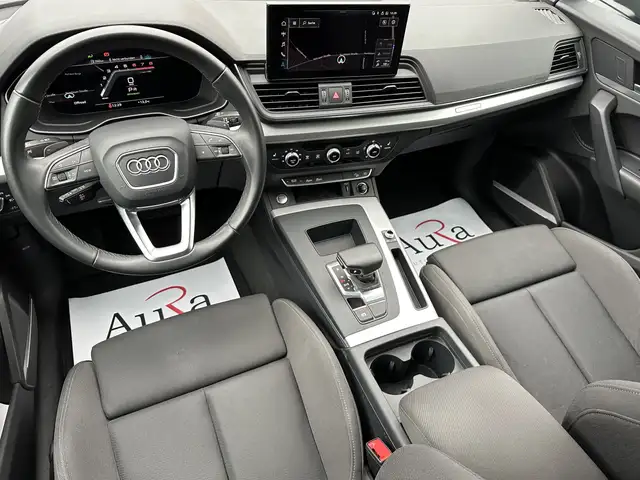 Audi Q5 view 11