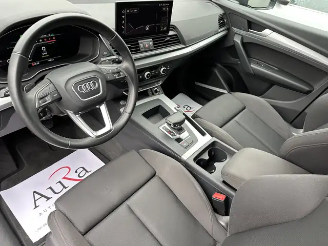 Audi Q5 view 8