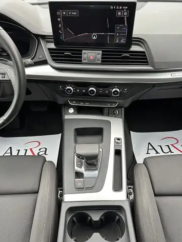 Audi Q5 view 12