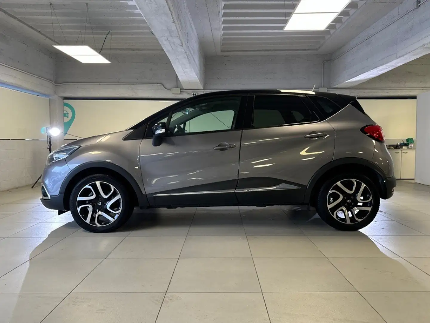 Renault Captur 1.5 dCi 90cv S&S Energy R-Link Grijs - 2