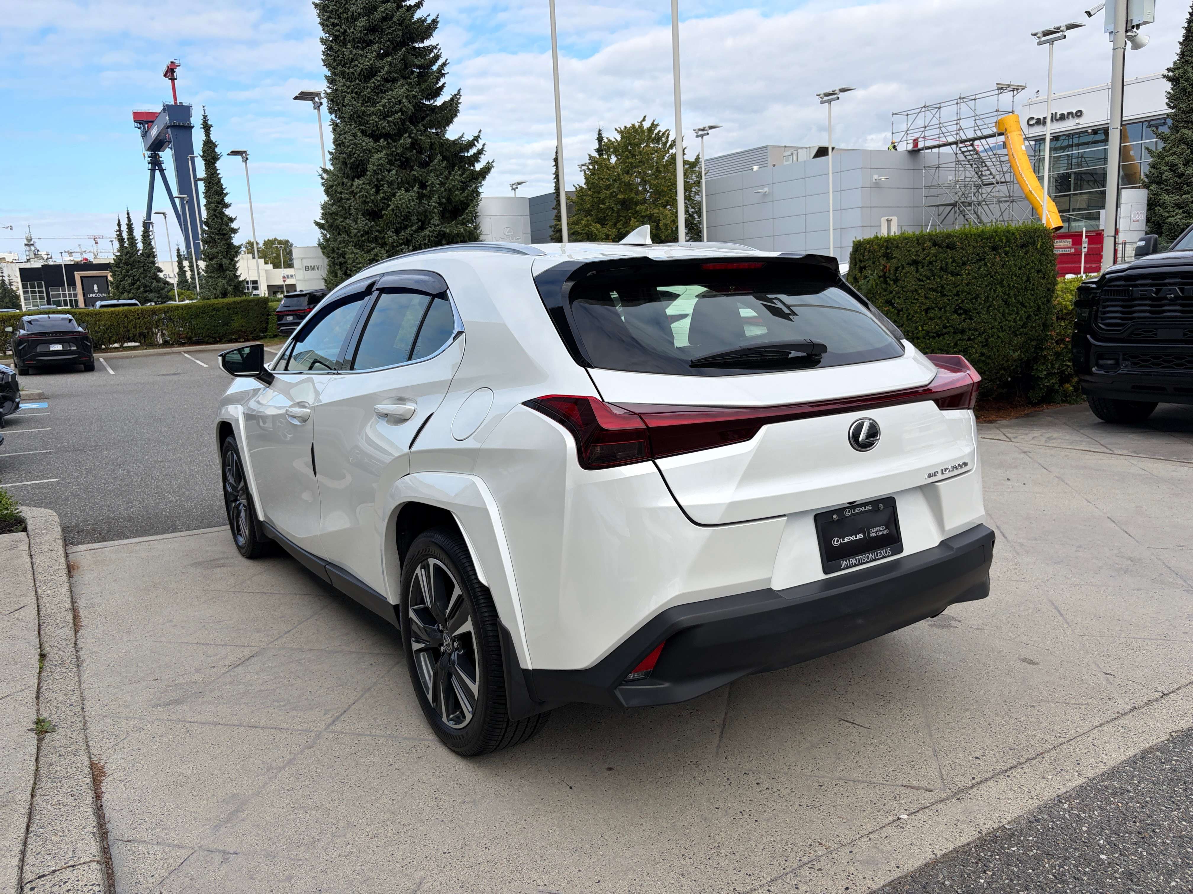 2025 Lexus UX 300h AWD / Gas Saver / Hybrid Drive / Premium Pack — снимка 1