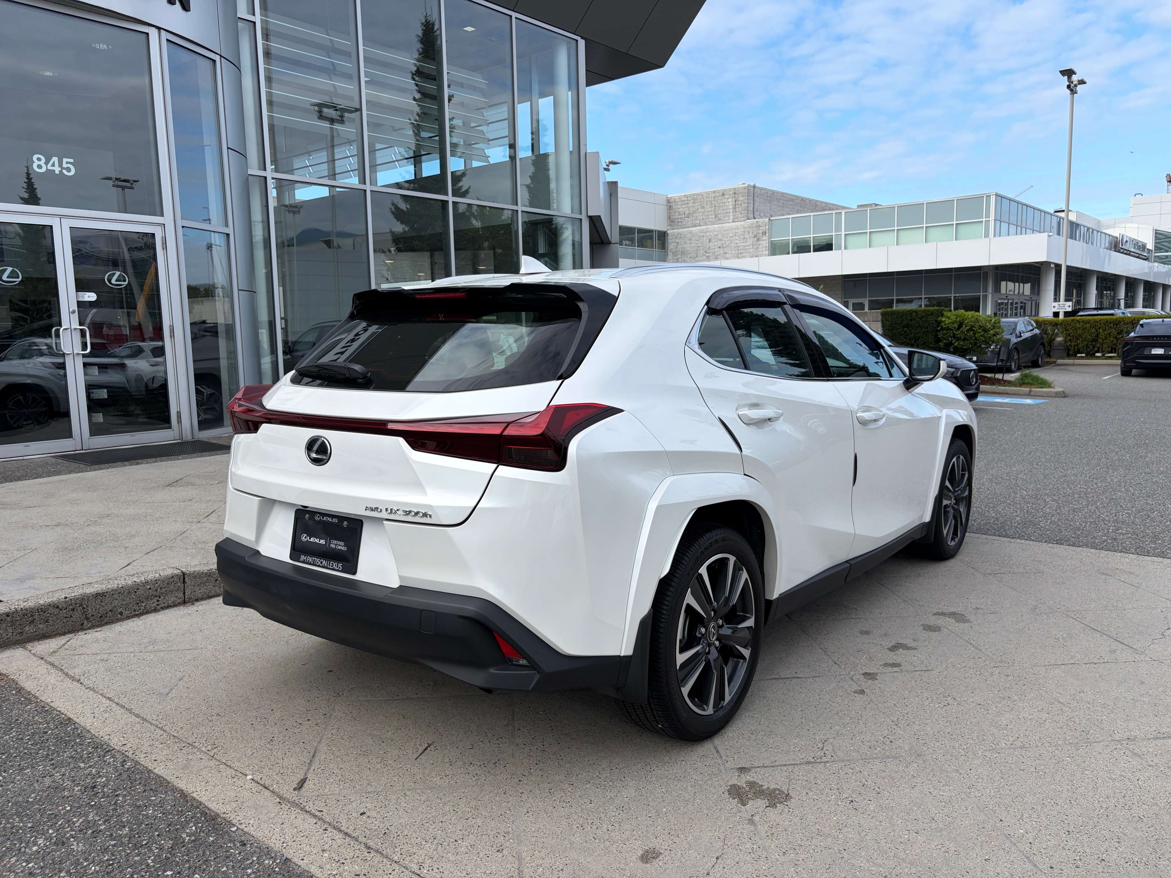 2025 Lexus UX 300h AWD / Gas Saver / Hybrid Drive / Premium Pack — снимка 1