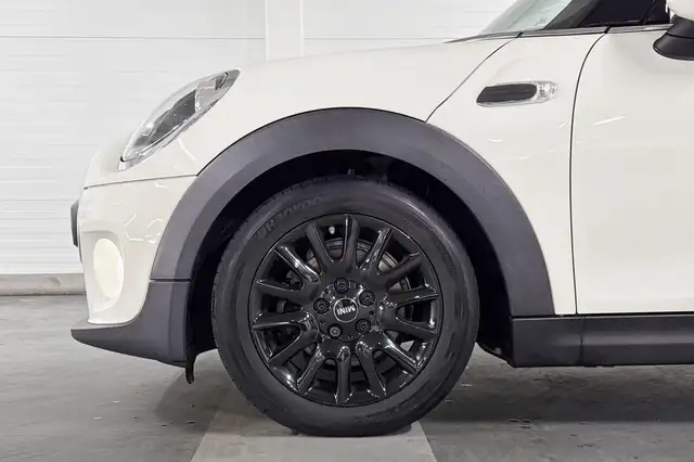 Mini Hatch view 4
