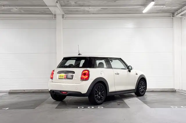 Mini Hatch view 6