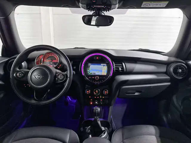 Mini Hatch view 10