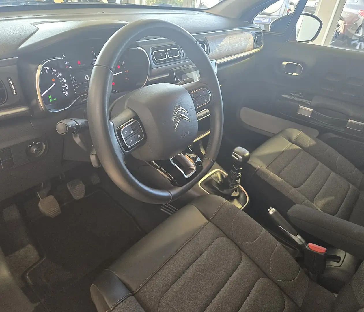 Citroen C3 PureTech 110 S&S 6-Gang-Manuell MAX --KEY LESS/... Rot - 2