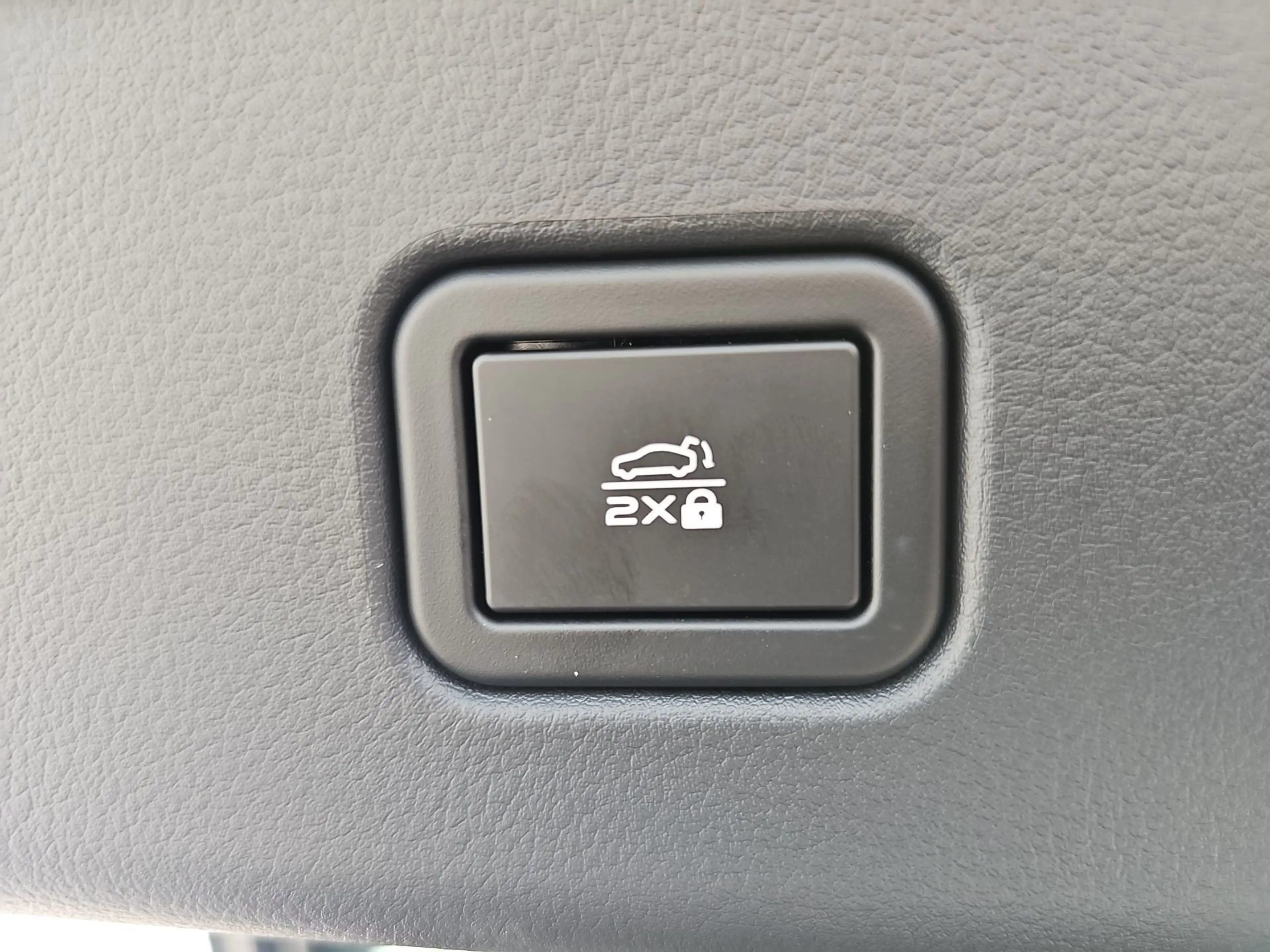 Mazda 6 e EV W Takumi LED Navi PDC Pano Schiebed. LM — photo 13