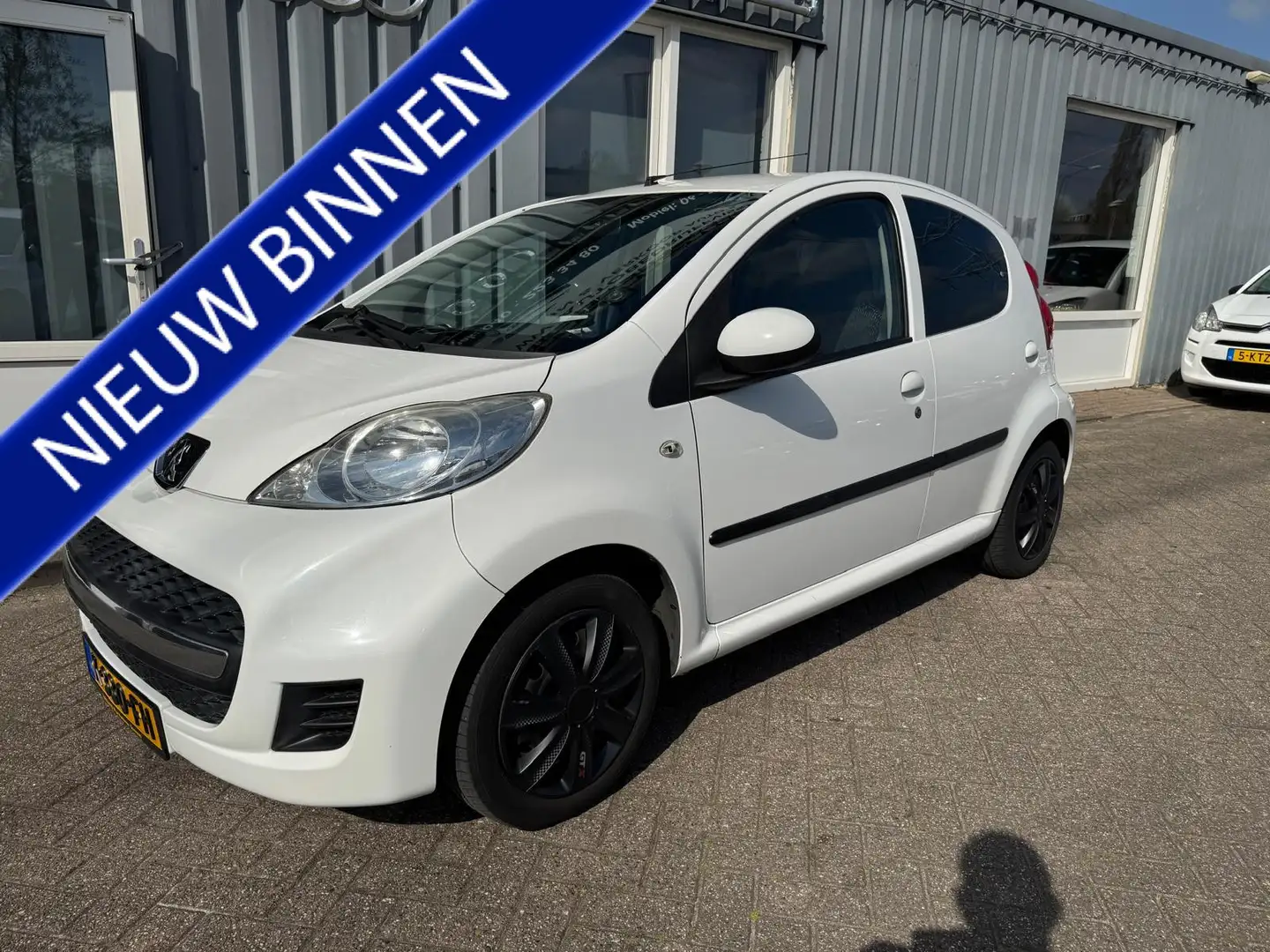 Peugeot 107 1.0-12V Millesim 200 Wit - 1