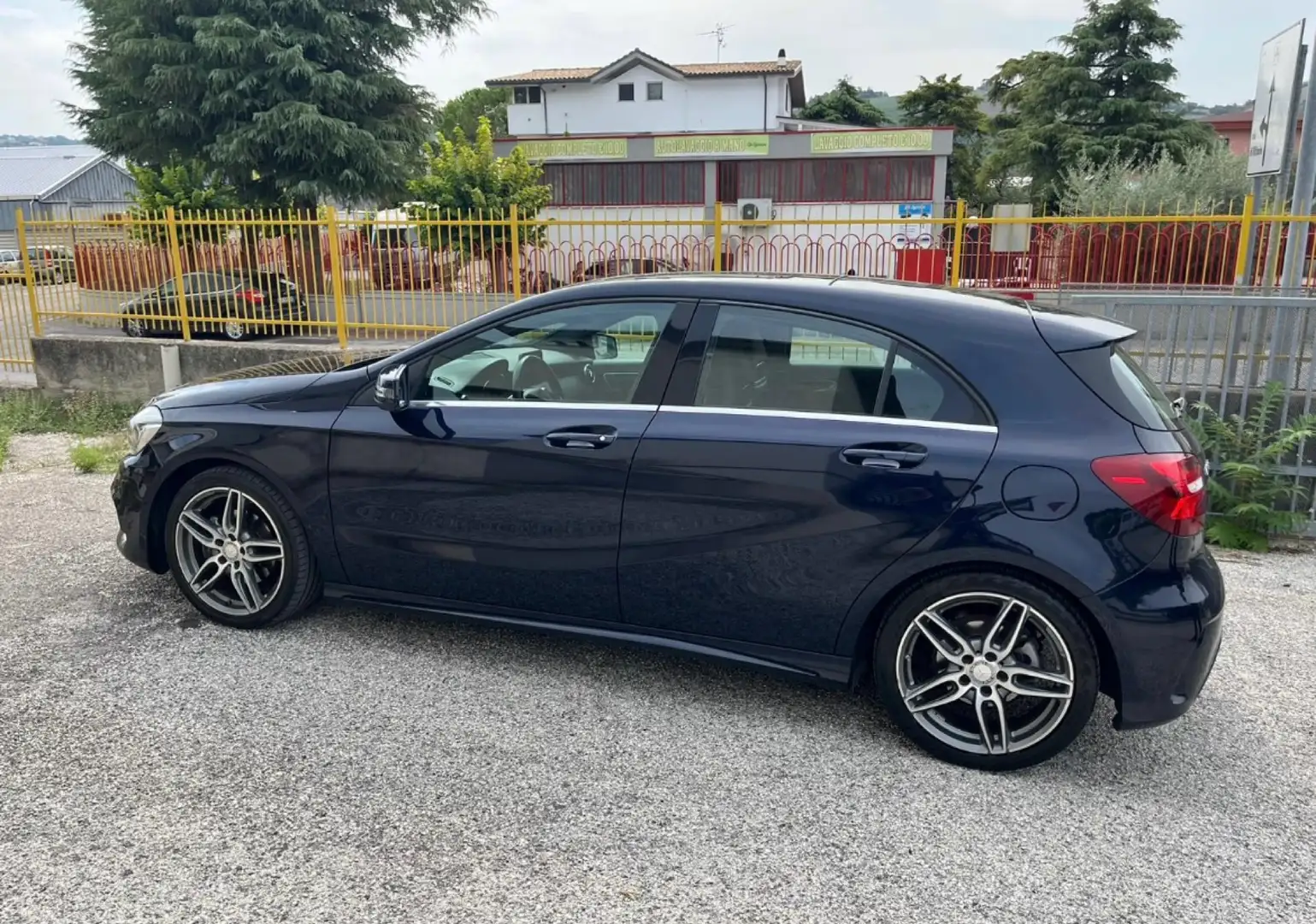 Mercedes-Benz A 180 d Premium auto my16 allestimento amg - 2