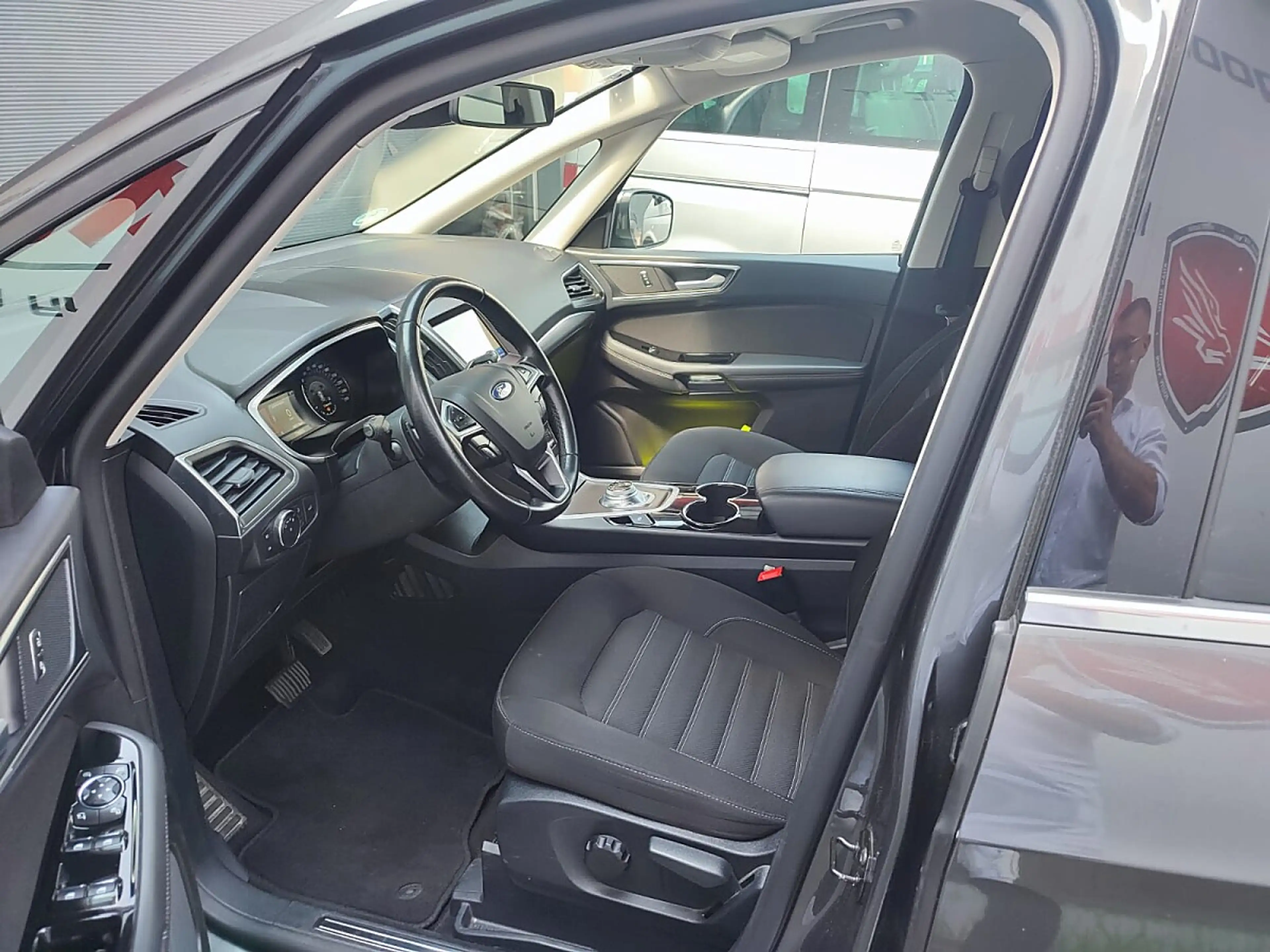 Ford Galaxy 2,0 EcoBlue SCR Titanium Aut. — photo 8