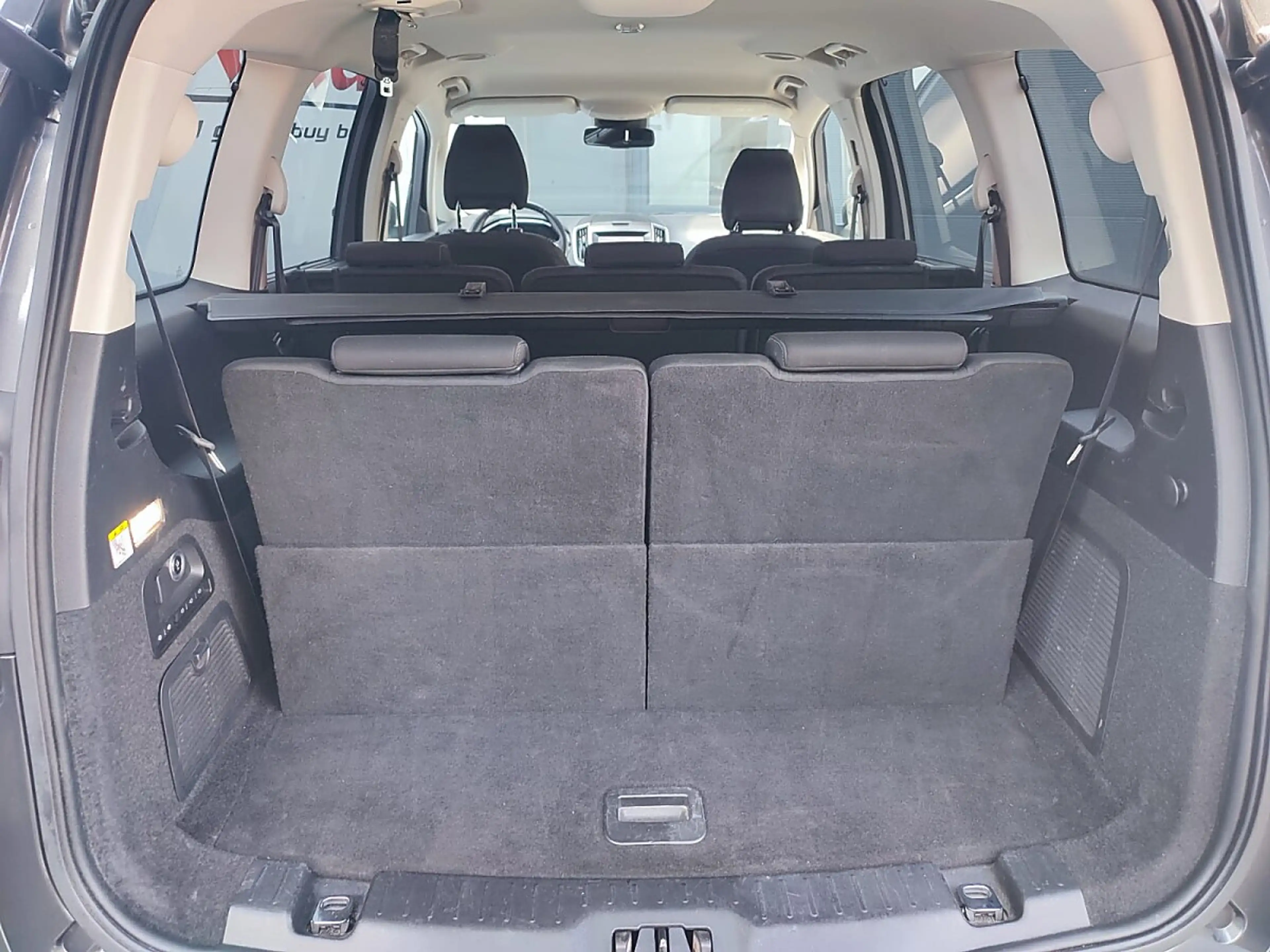 Ford Galaxy 2,0 EcoBlue SCR Titanium Aut. — photo 6