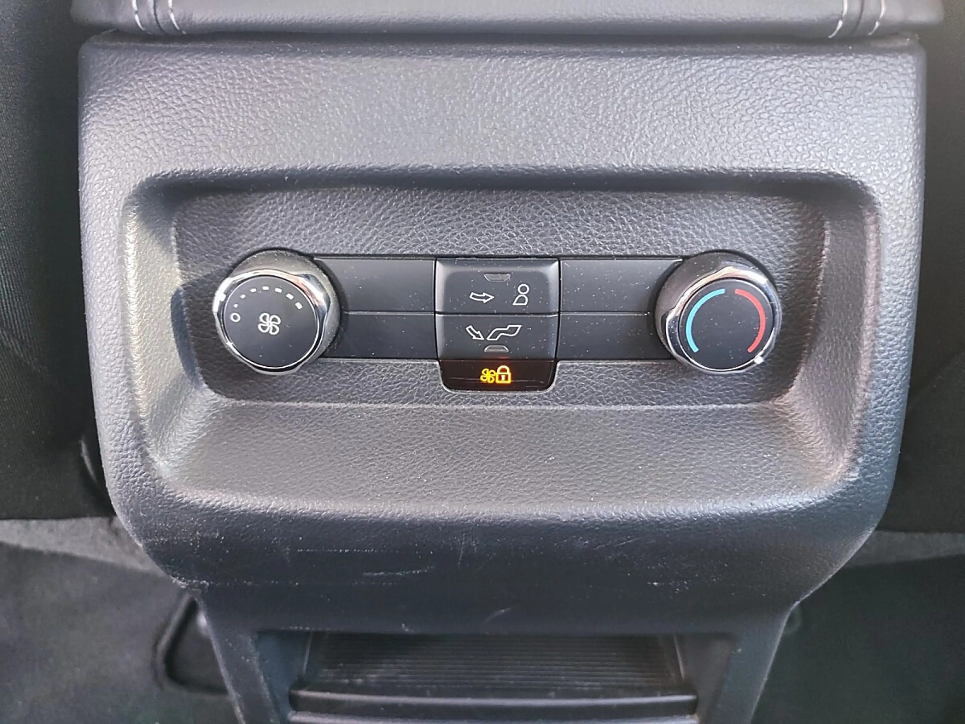 Ford Galaxy 2,0 EcoBlue SCR Titanium Aut. — photo 14
