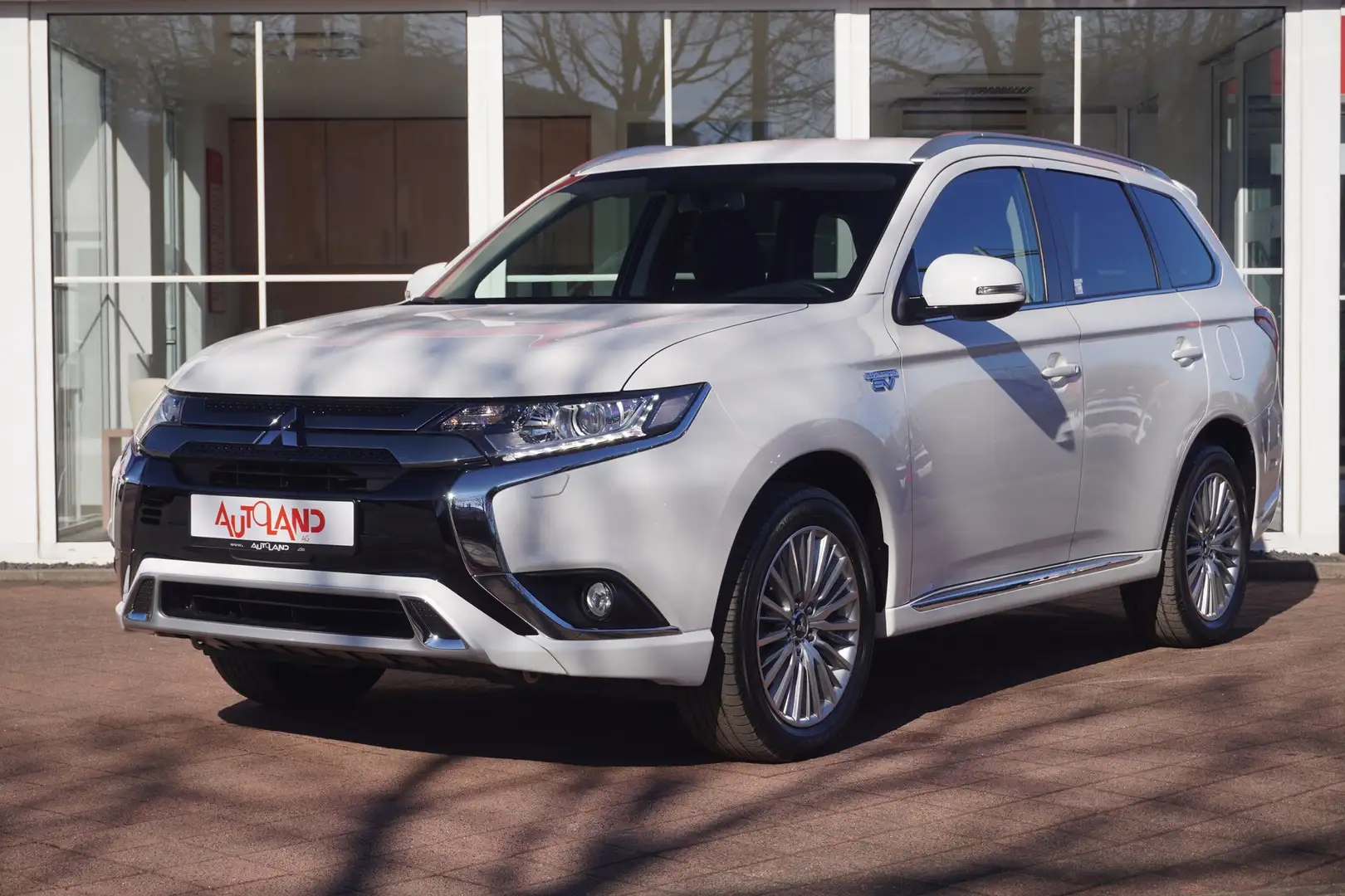 Mitsubishi Outlander 2.4 PHEV Basis Spirit 4WD Navi AHK DAB Blanco - 2