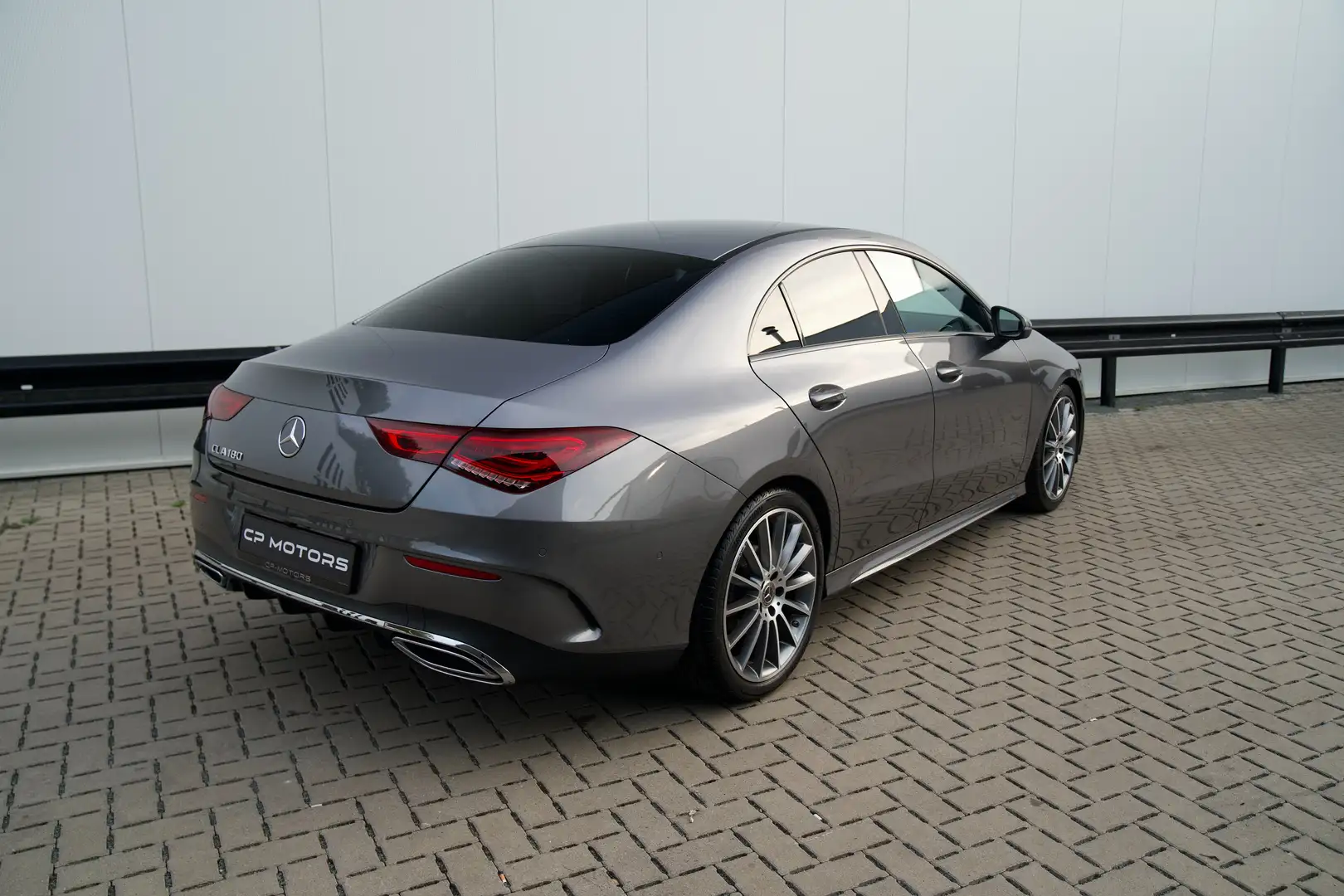 Mercedes-Benz CLA 180 AMG-PAKKET | WIDESCREEN | SFEERVERLICHTING | TOP!! Grau - 2