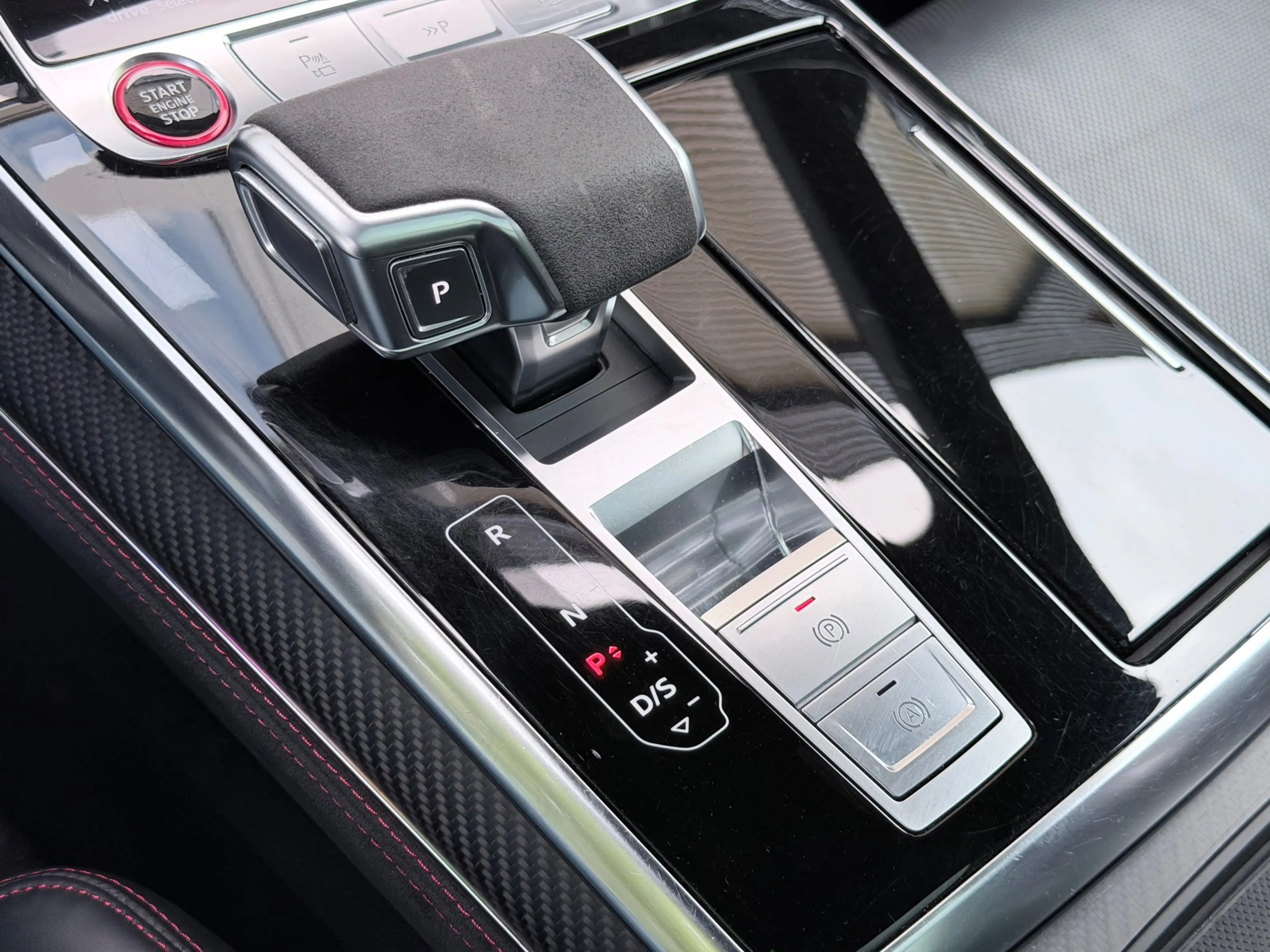 Audi RS Q8 RSQ8 4.0 TFSI quattro Carbon/Keramisch/HuD — photo 33
