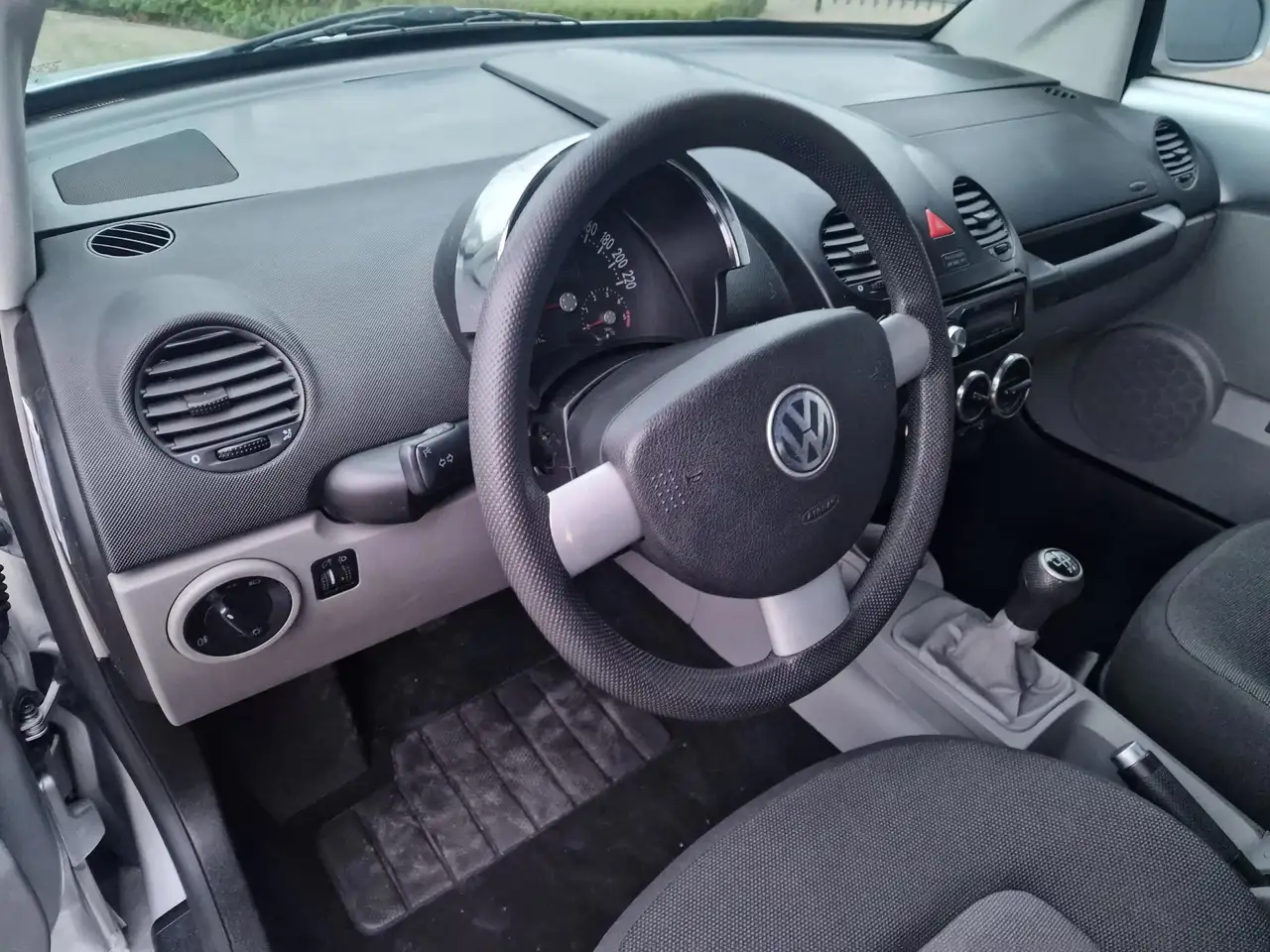 Volkswagen New Beetle afbeelding 4