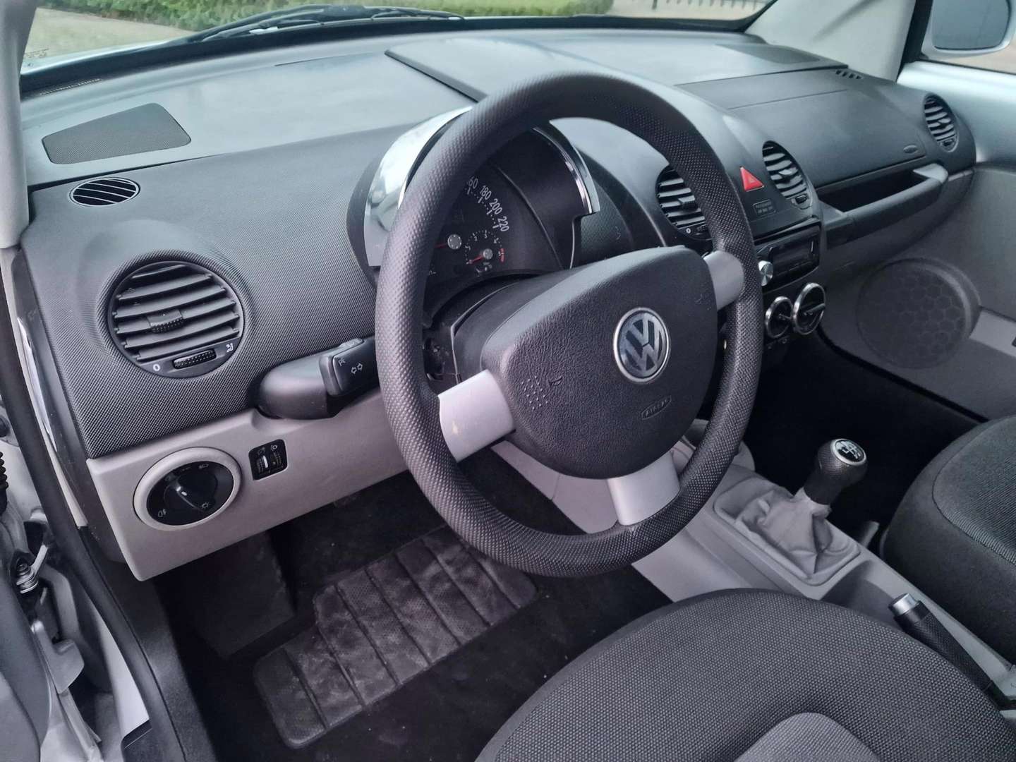 Volkswagen New Beetle afbeelding 4