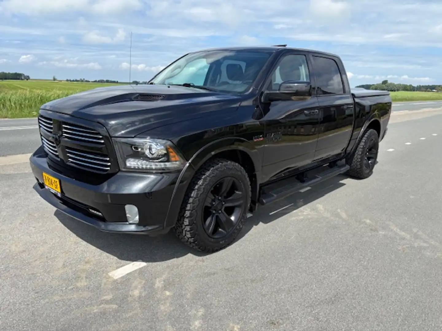 Dodge RAM 1500 Sport Super lage bijtelling Financiering v/a Nero - 1