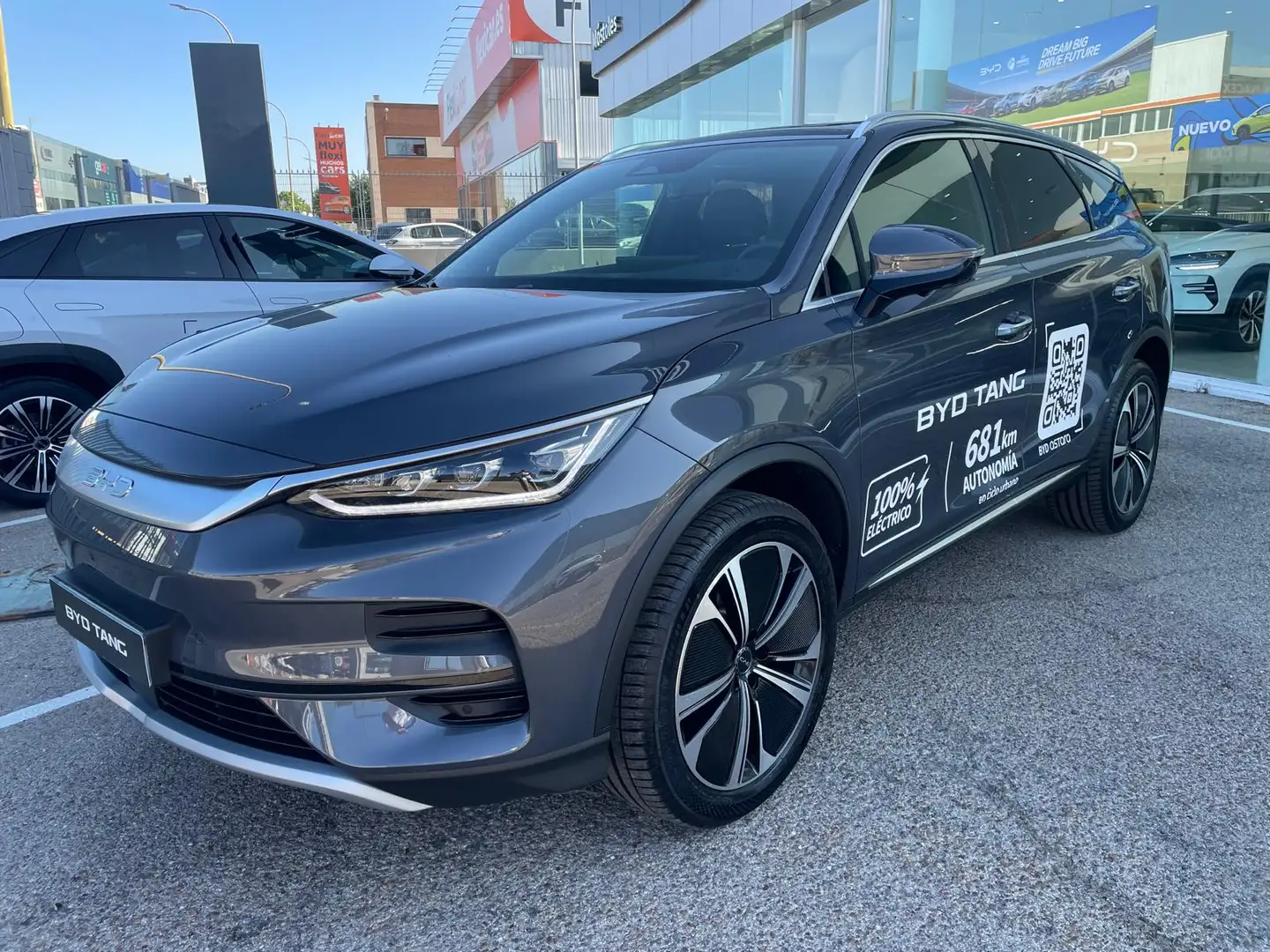 BYD Tang Flagship - 1