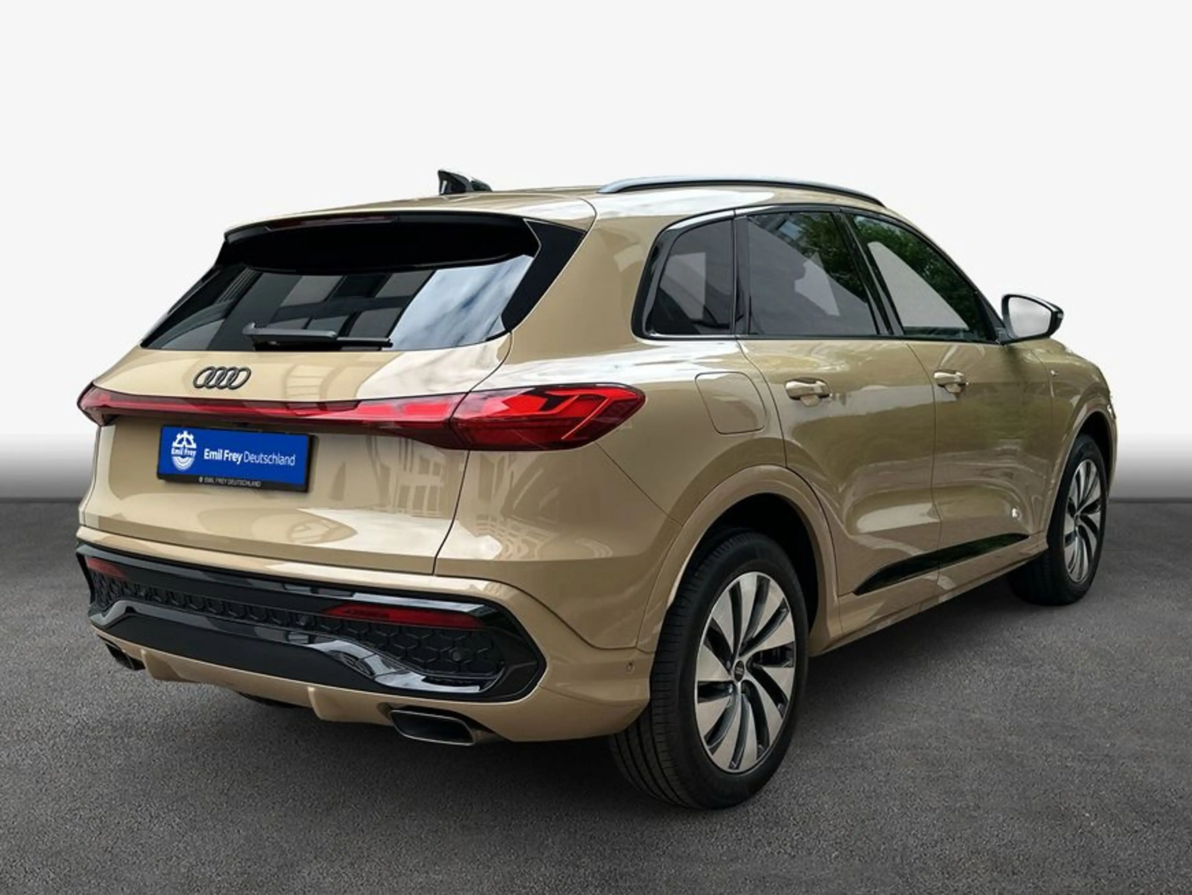 Audi Q5 TFSI S-Line Tech Pro S tronic Pano — photo 2