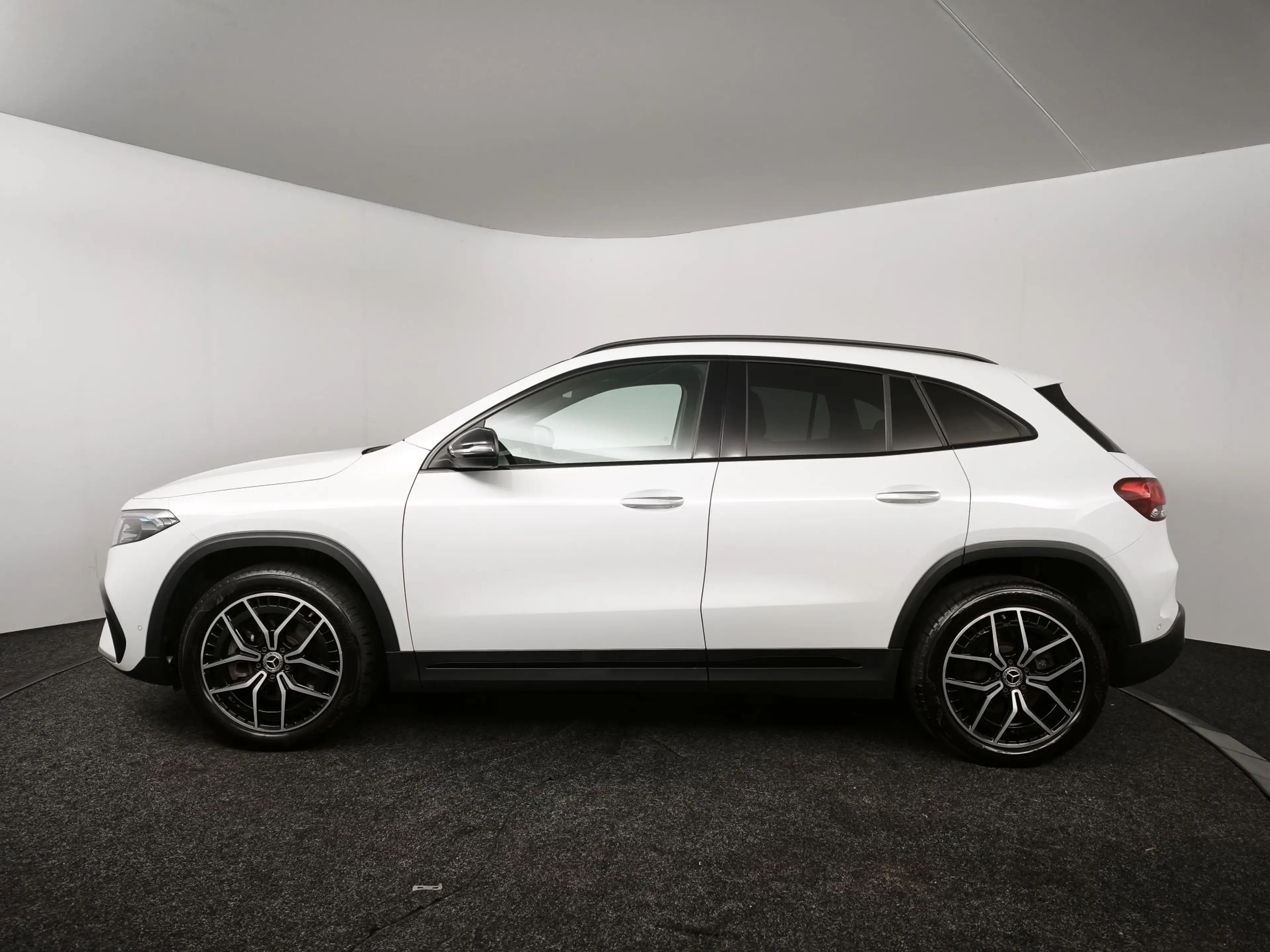 Mercedes-Benz EQA 250 AMG Line 67 kWh | Camera | Keyless Entry | Elektri — photo 15