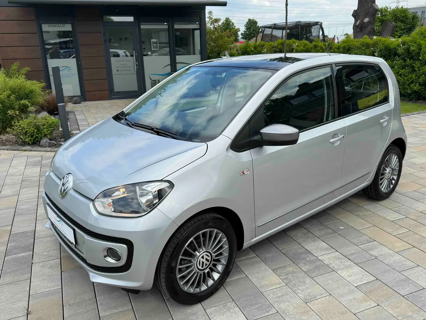 Volkswagen up! cheer up! *Panorama*Klima*Sound-System* Gris - 1