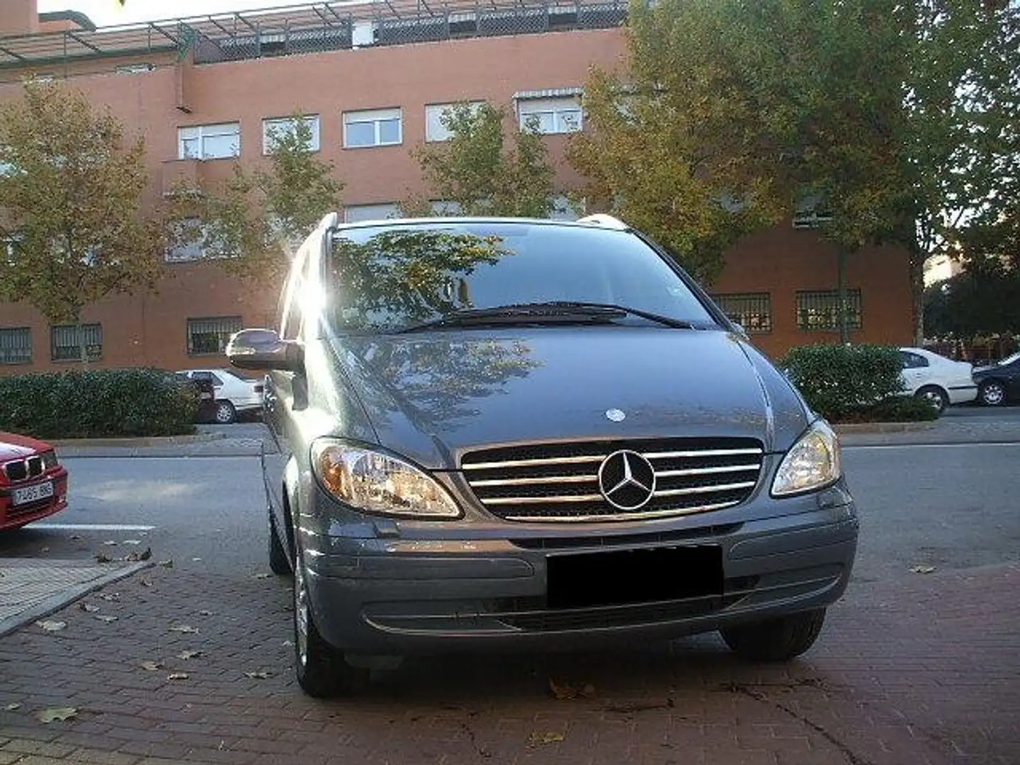 Mercedes-Benz Viano 2.2 CDI Compacta Automática 150cv Gris - 2
