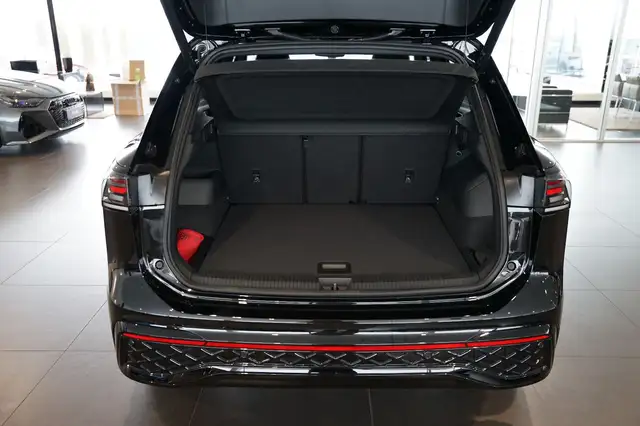 Volkswagen Tiguan view 5