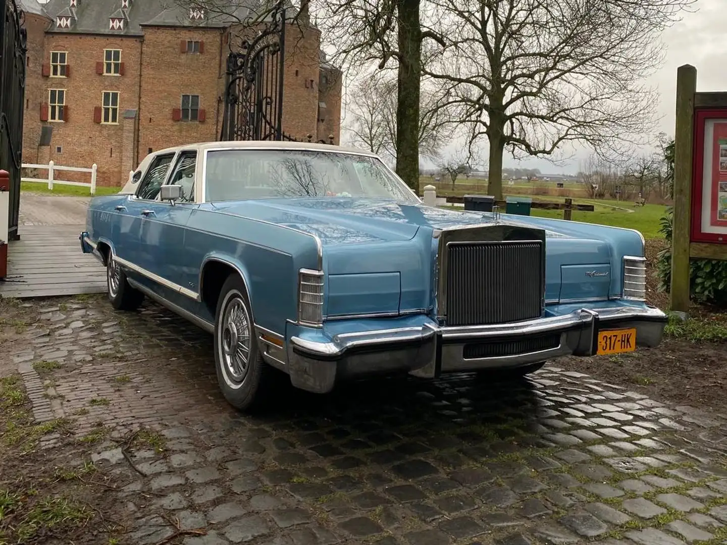 Lincoln Continental Town Car Signature Blauw - 2