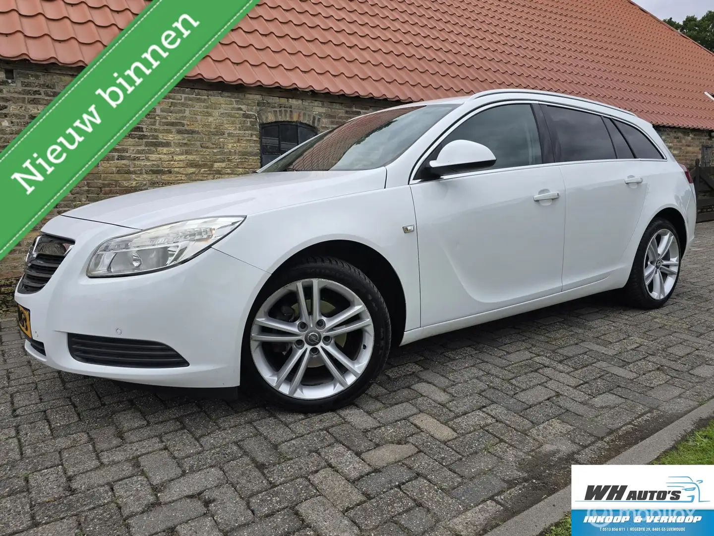 Opel Insignia Sports Tourer 1.8 Executive Wit - 1