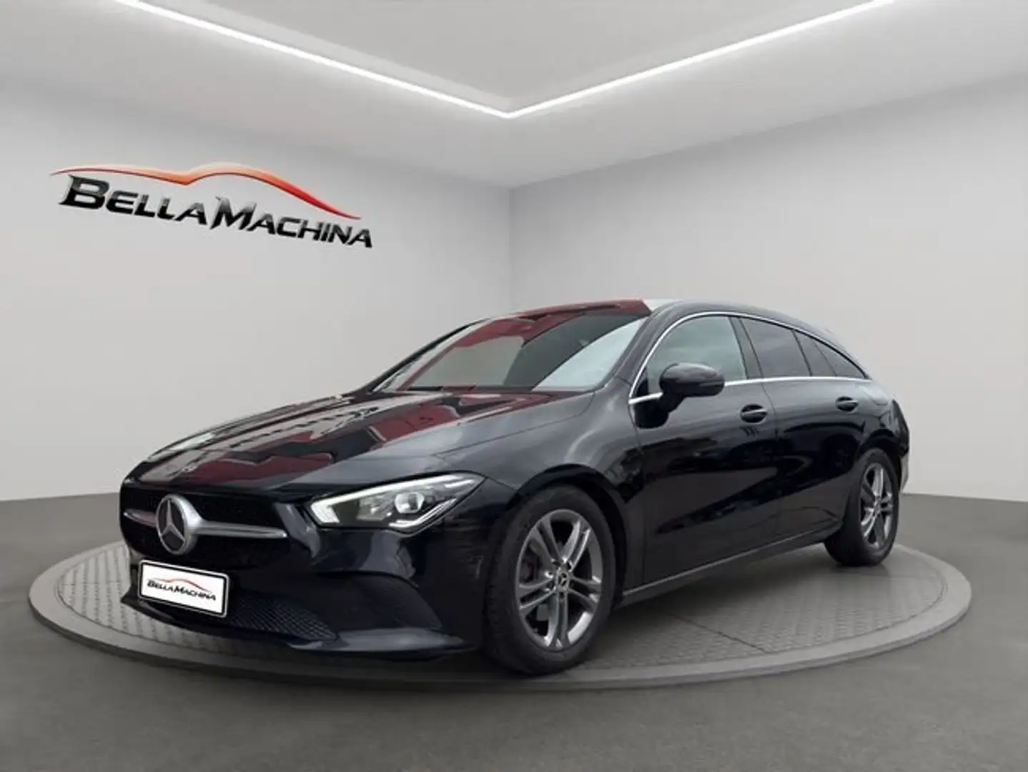 Mercedes-Benz CLA 180 Shooting Brake Negro - 1