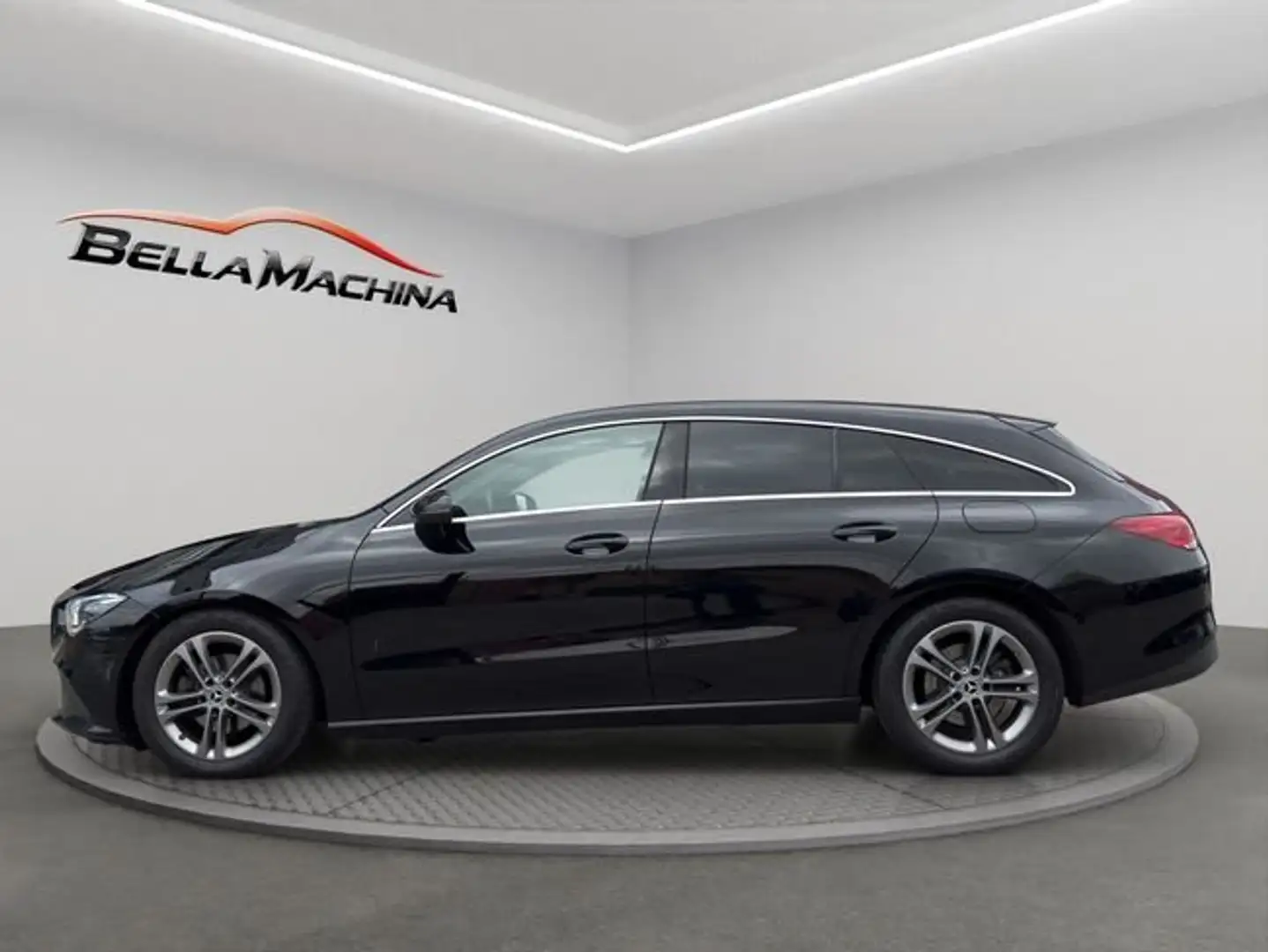 Mercedes-Benz CLA 180 Shooting Brake Negro - 2