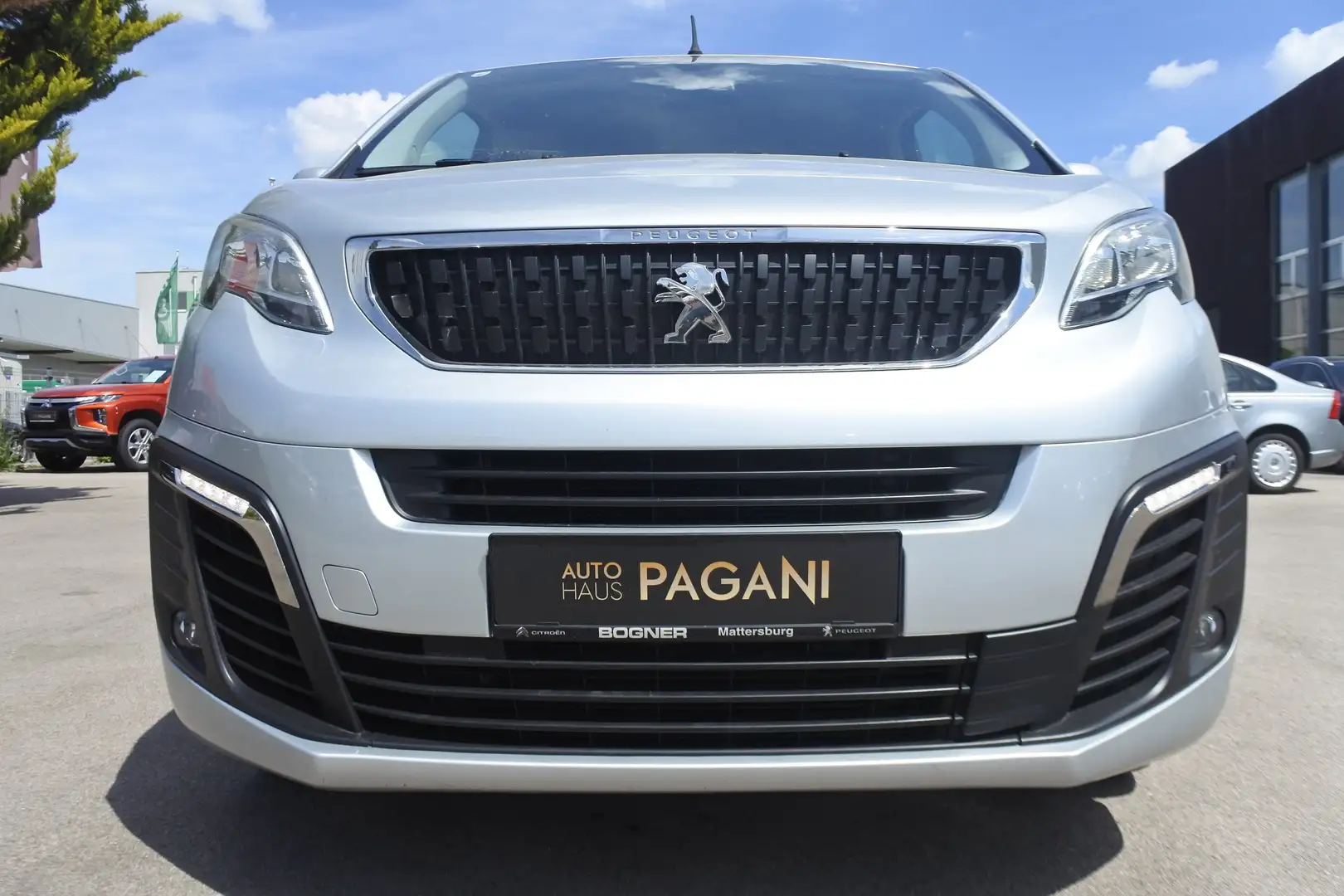 Peugeot Traveller Traveller Allure L2 BlueHDI 150/9 SITZE/NAVI/AHK/ Silber - 2