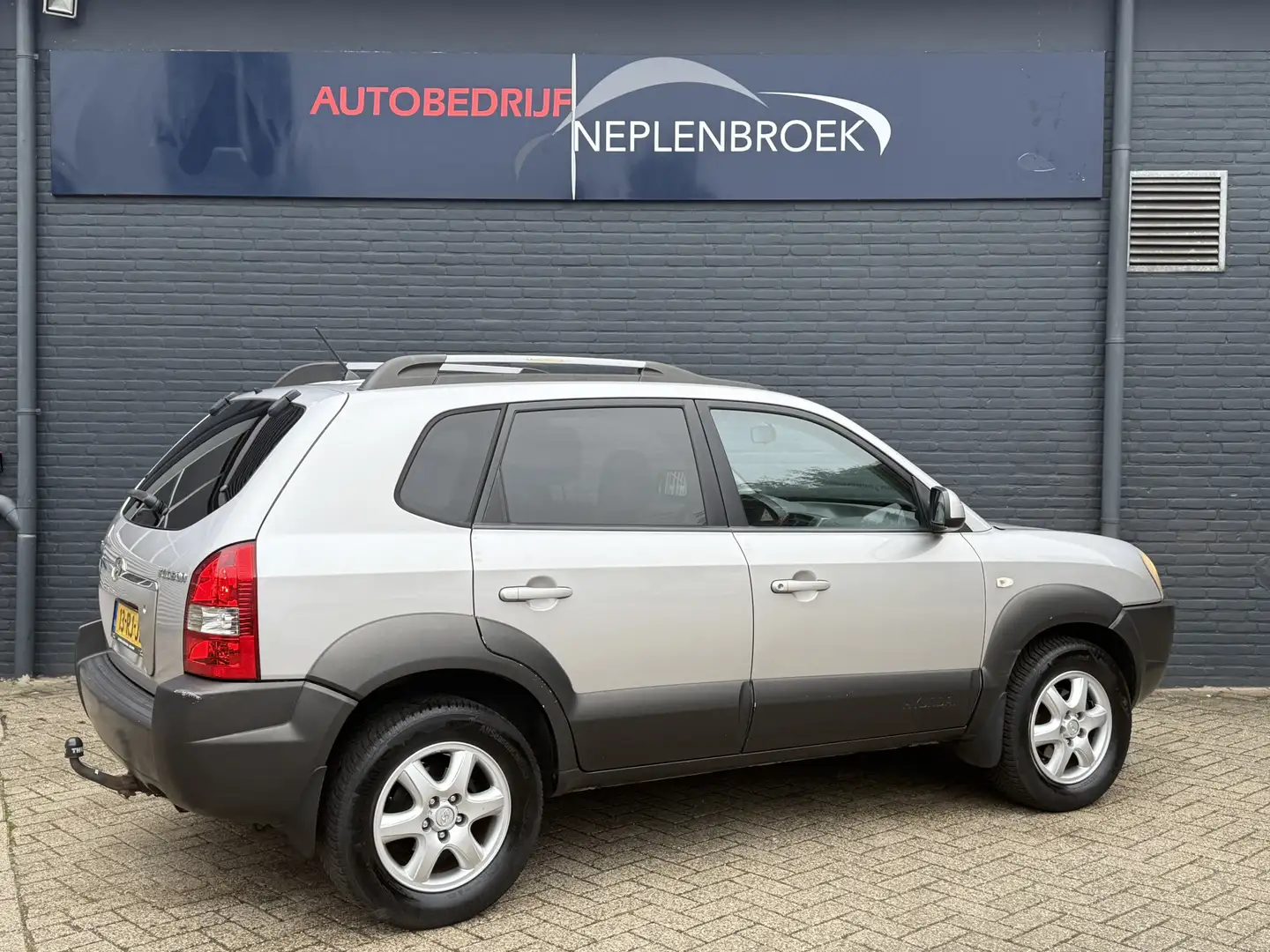 Hyundai TUCSON 2.0i Dynamic Bj 2005 Hoge Zit Trekhaak,16Inch,Clim Gris - 2
