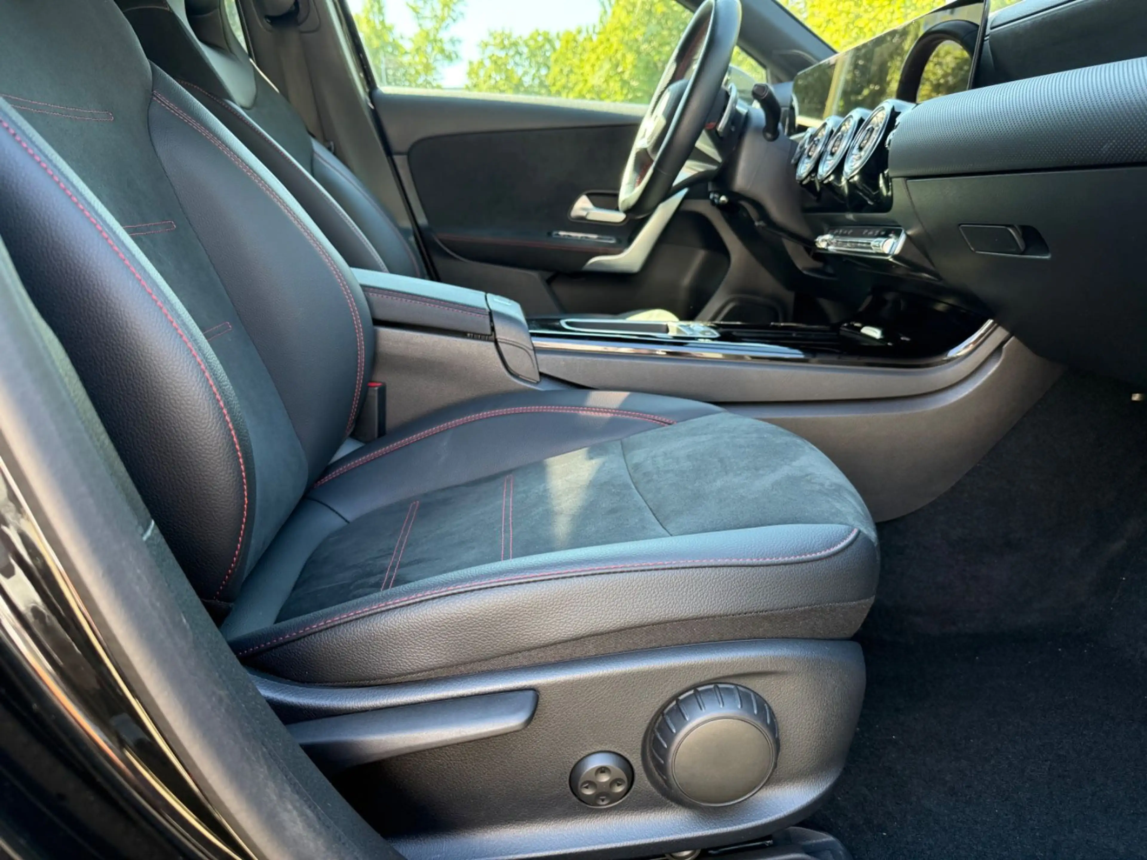Mercedes-Benz A 200 d AMG/Night/Spur/R.Kamera/Keyless/LED — photo 10