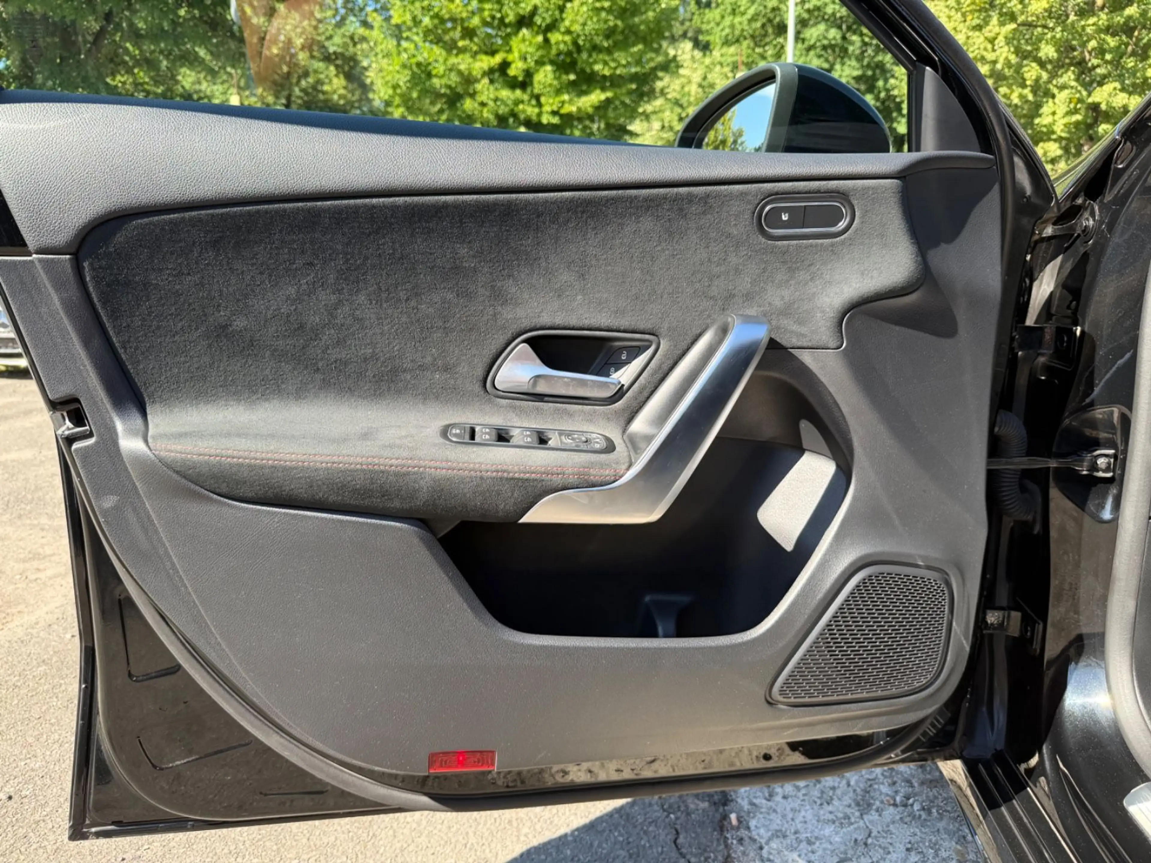 Mercedes-Benz A 200 d AMG/Night/Spur/R.Kamera/Keyless/LED — photo 9