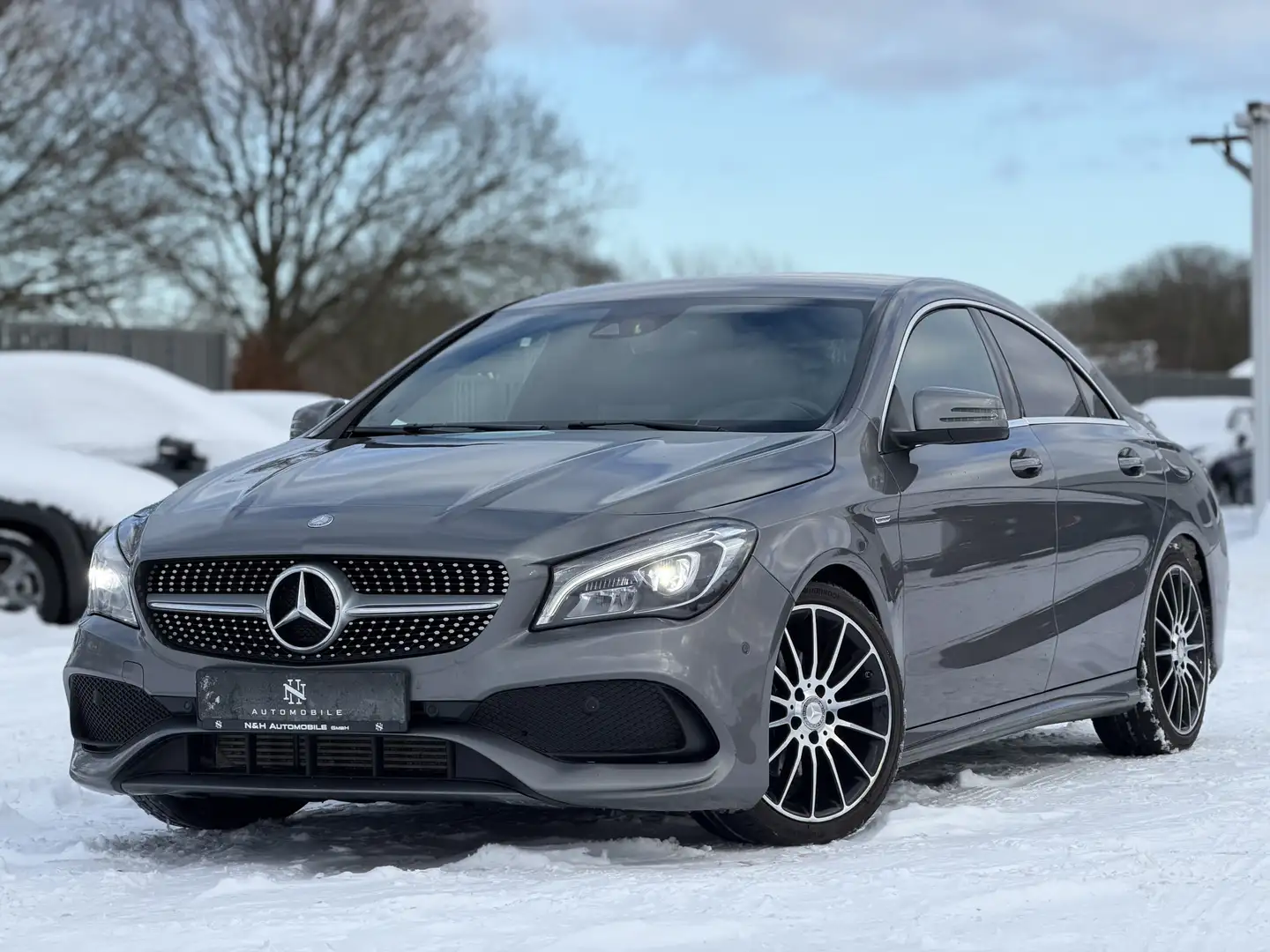 Mercedes-Benz CLA 200 AMG Kamera LED Business T-Winkel Comand Grau - 1