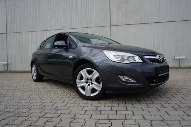 Opel Astra 1.4 16V Top gepflegt 1Hand* SHZ ZV FFB