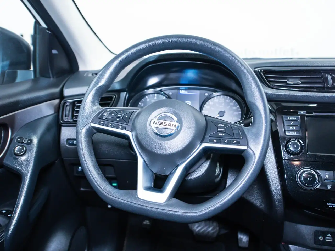 Nissan Qashqai снимка Nissan Qashqai