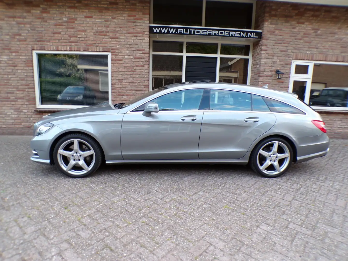 Mercedes-Benz CLS 350 Shooting Brake Automaat / Leder / Navi / Schuifdak Gris - 2