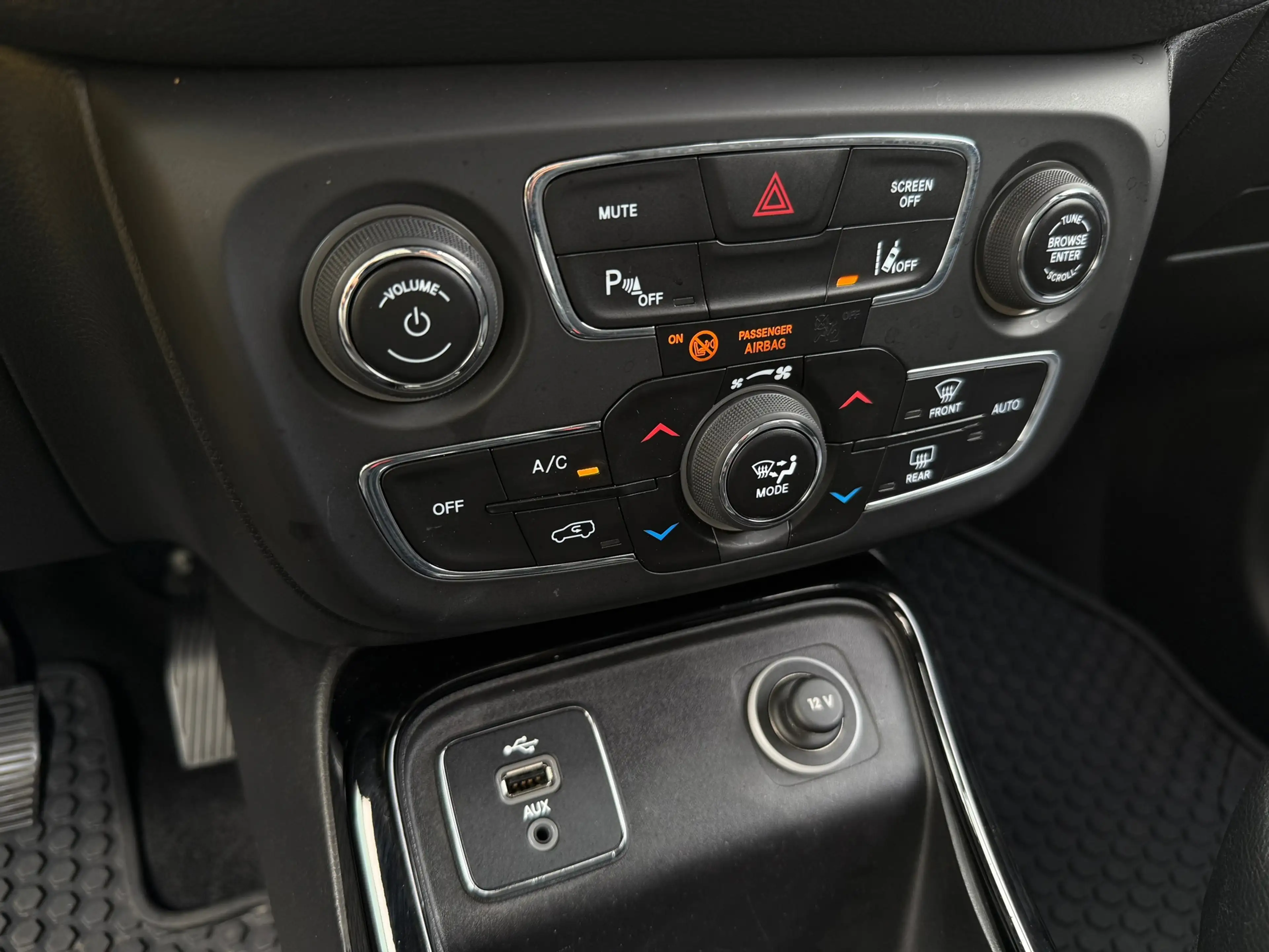 Jeep Compass 1.4 MultiAir Night Eagle | Camera | Apple CarPlay/ — photo 7
