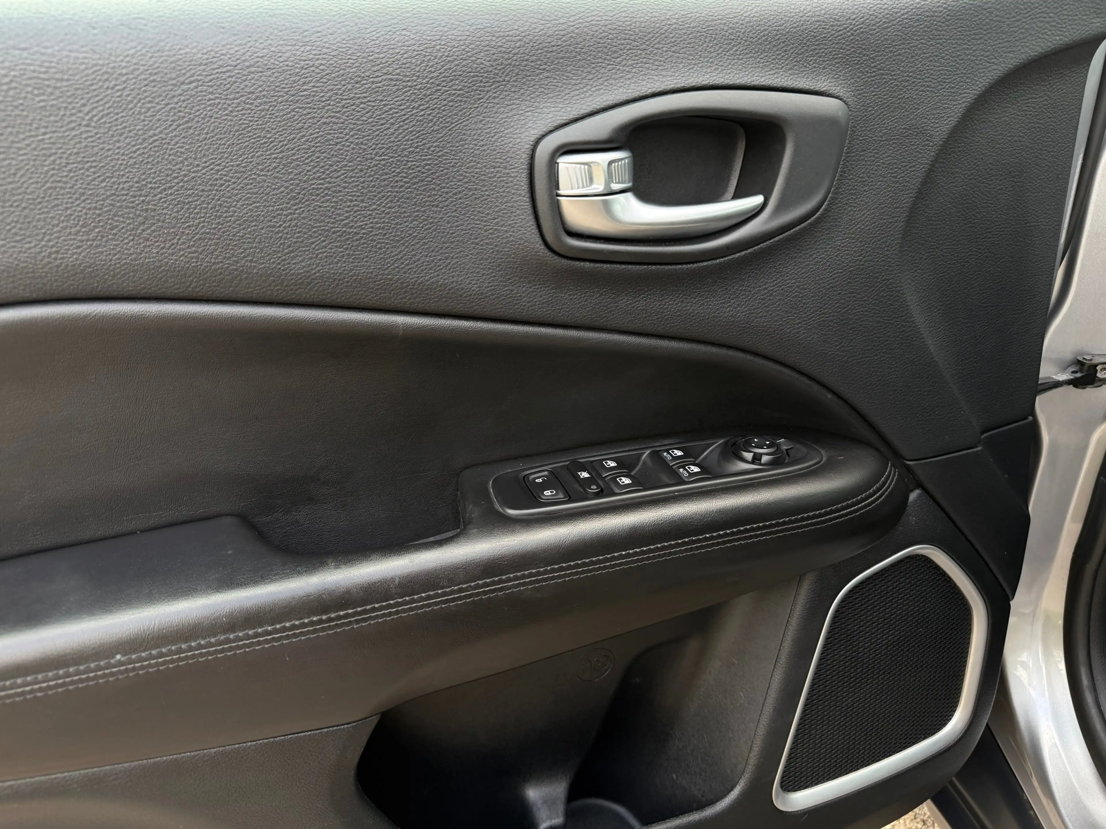 Jeep Compass 1.4 MultiAir Night Eagle | Camera | Apple CarPlay/ — photo 17
