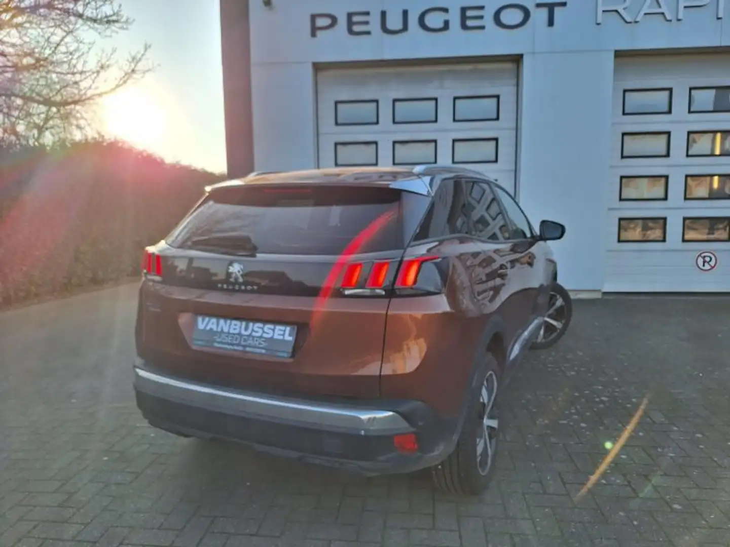 Peugeot 3008 Allure Bruin - 2