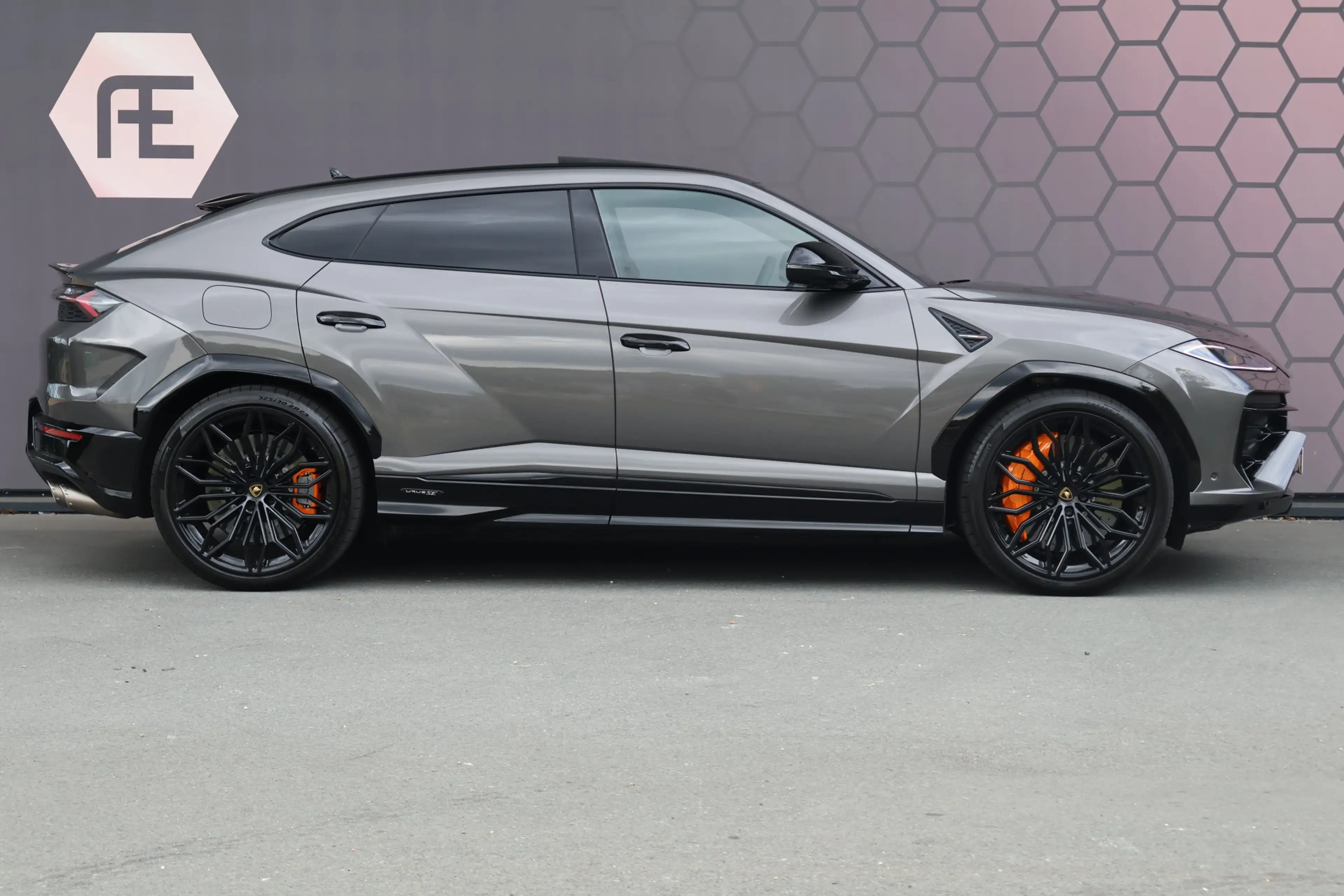 Lamborghini Urus SE 4.0 V8 Hybrid | AKRAPOVIC | BTW-AUTO | FULL PPF — photo 12