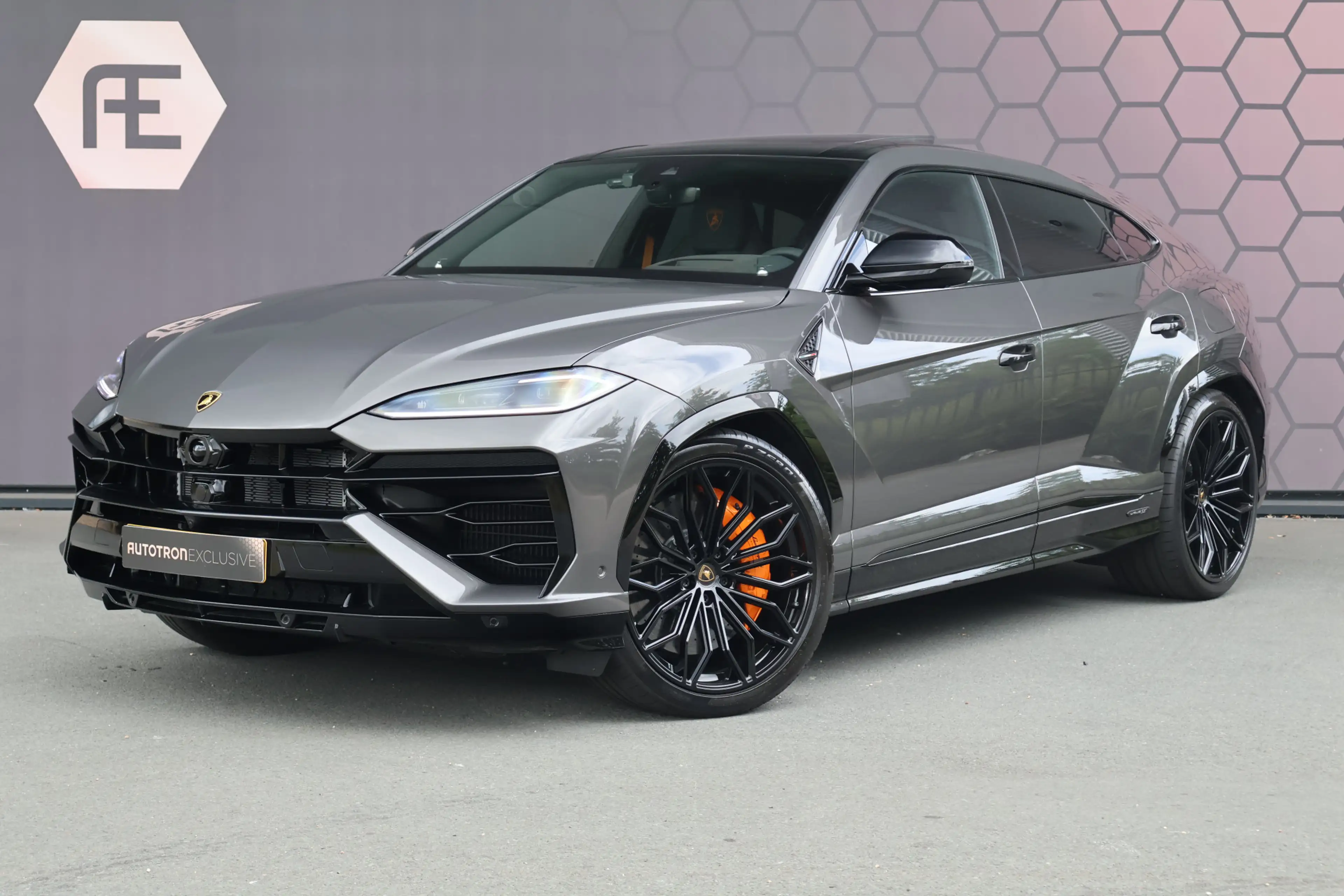 Lamborghini Urus SE 4.0 V8 Hybrid | AKRAPOVIC | BTW-AUTO | FULL PPF